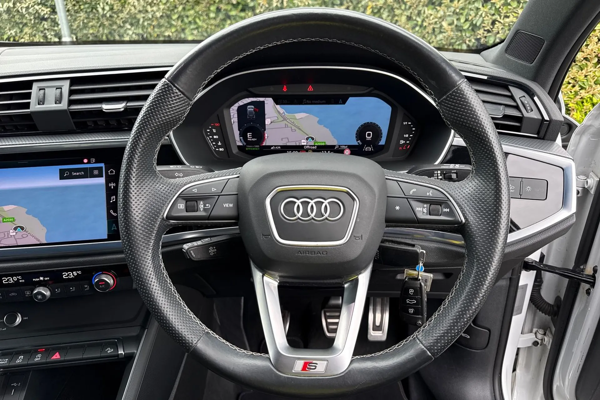 Audi Q3 thumbnail image number 6