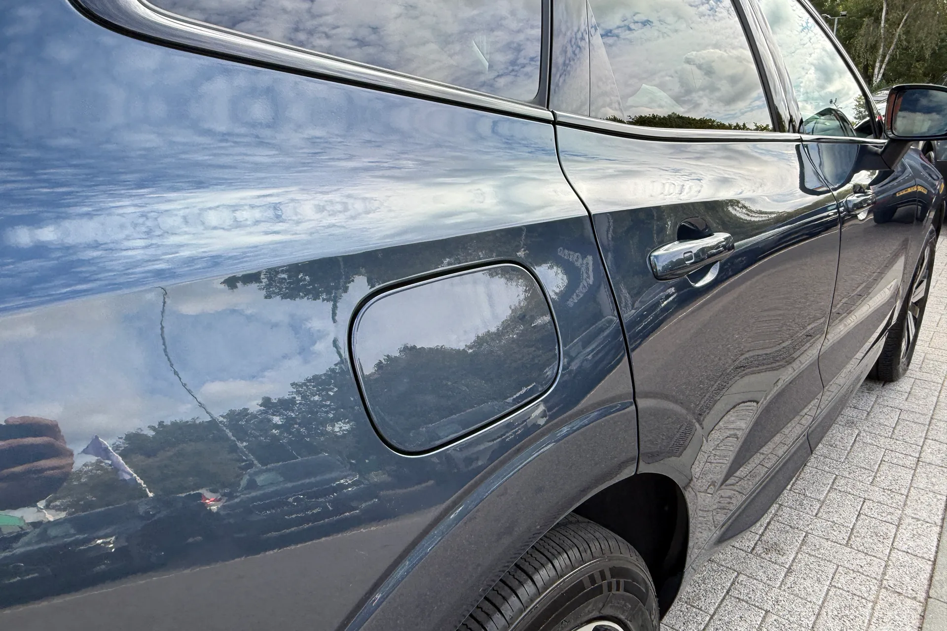 Volvo XC60 thumbnail image number 16