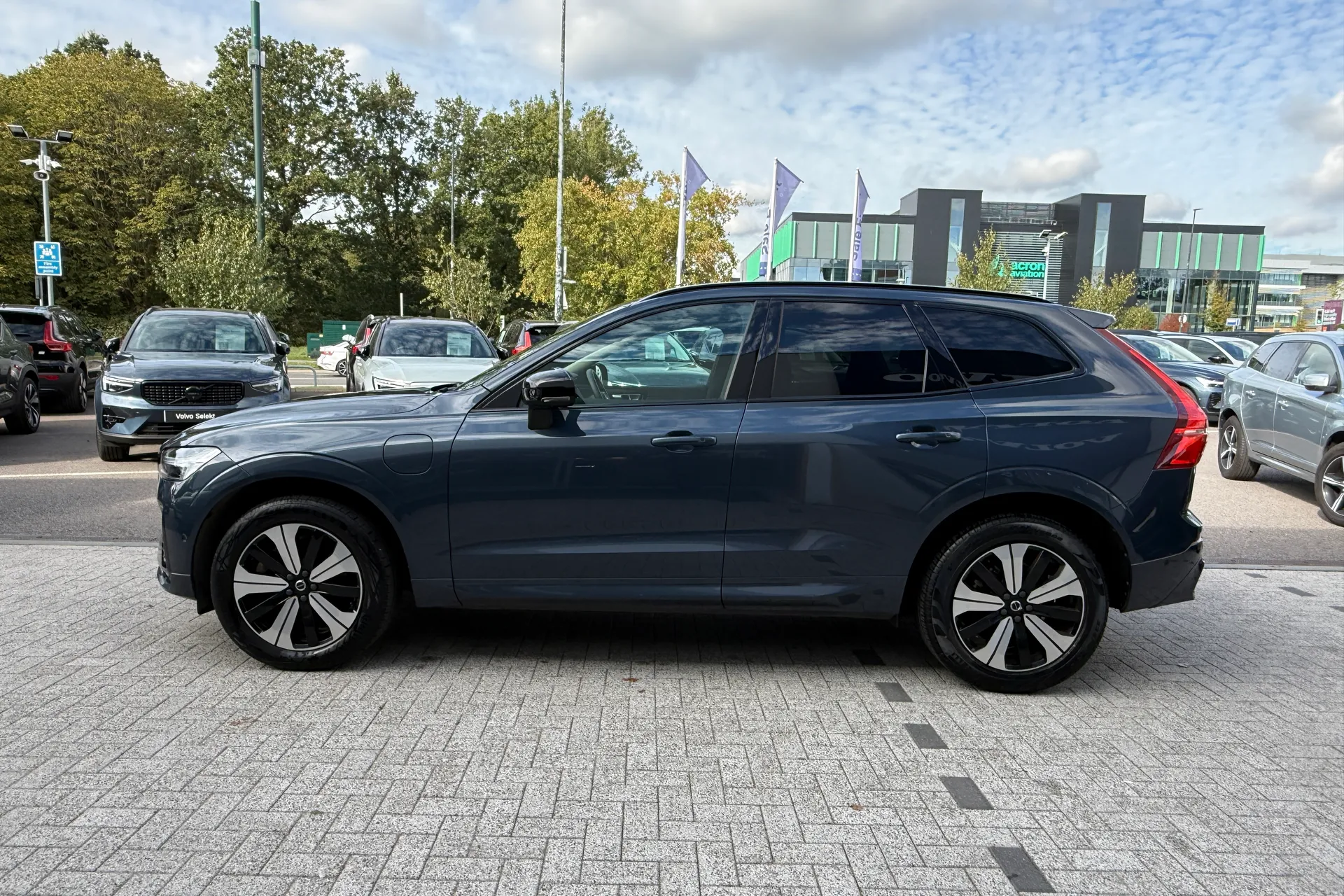 Volvo XC60 thumbnail image number 11