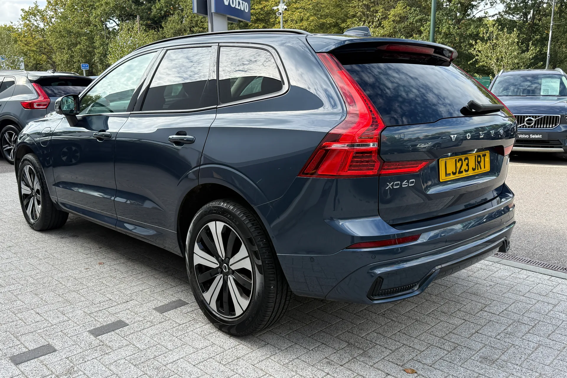 Volvo XC60 thumbnail image number 10