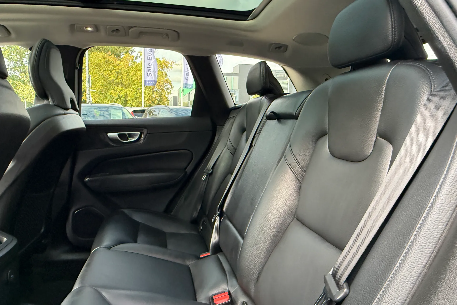 Volvo XC60 thumbnail image number 27