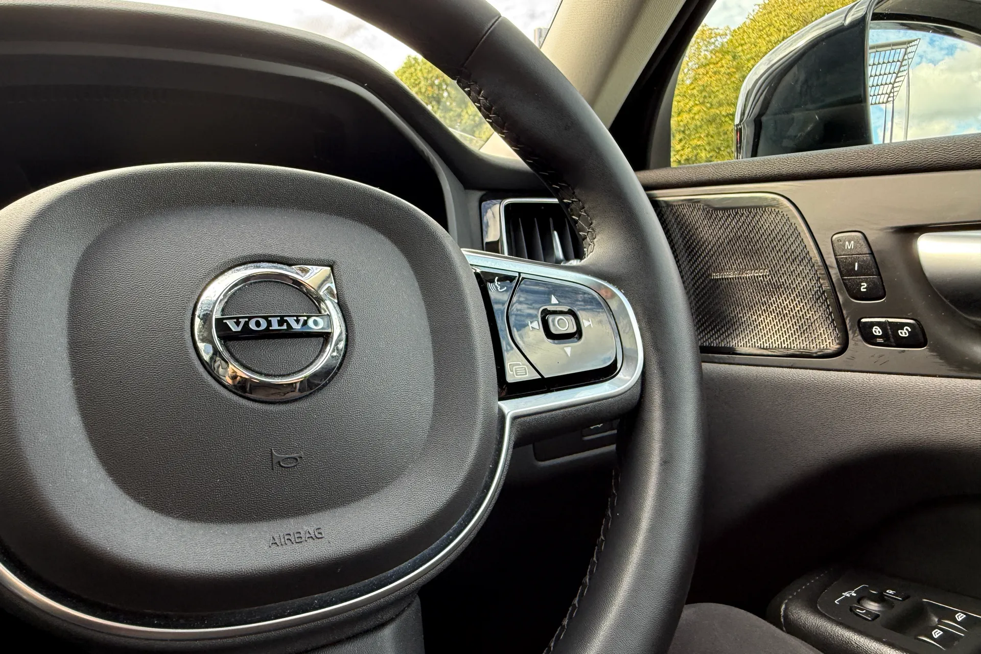 Volvo XC60 thumbnail image number 33
