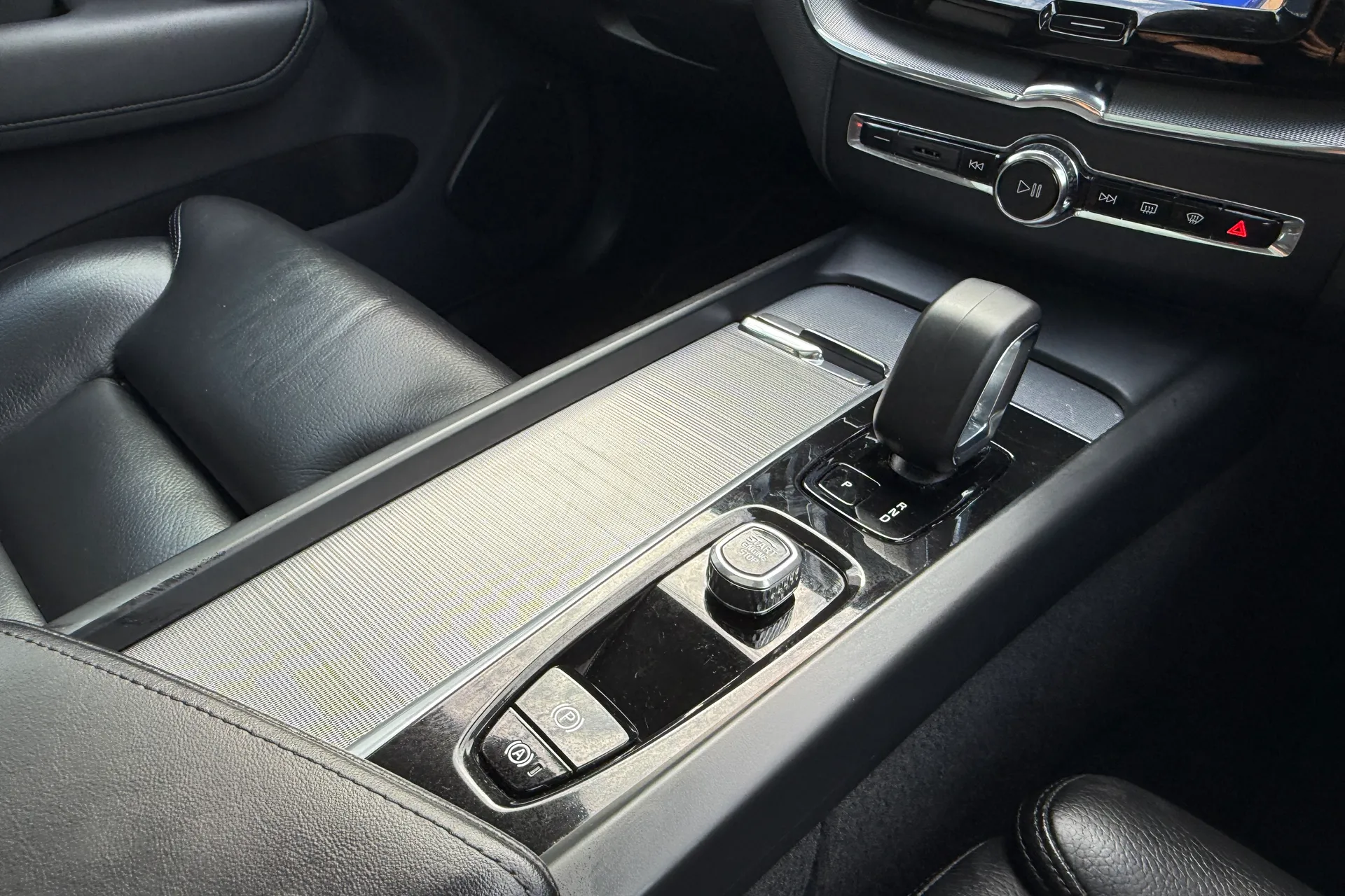 Volvo XC60 thumbnail image number 39