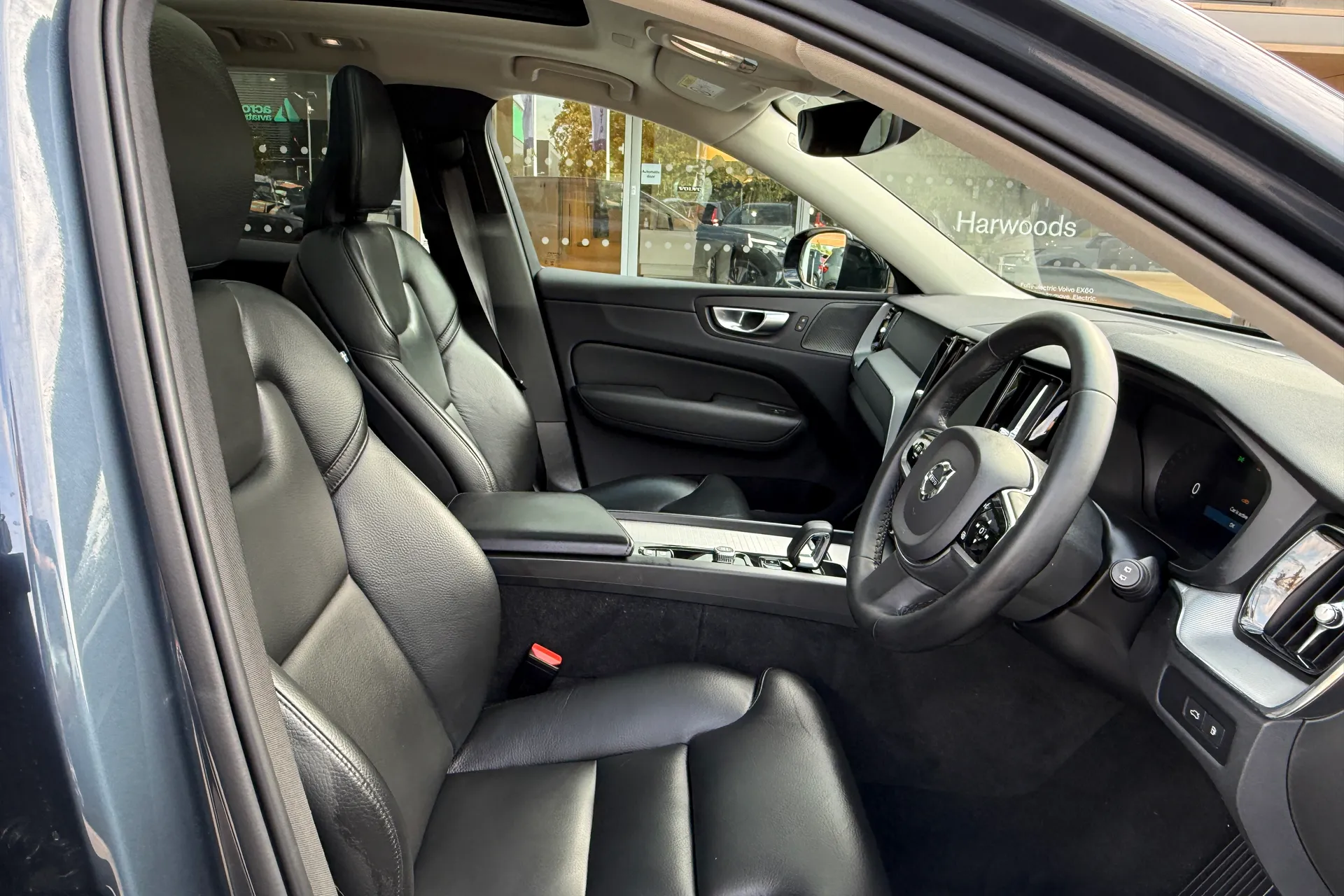 Volvo XC60 thumbnail image number 23