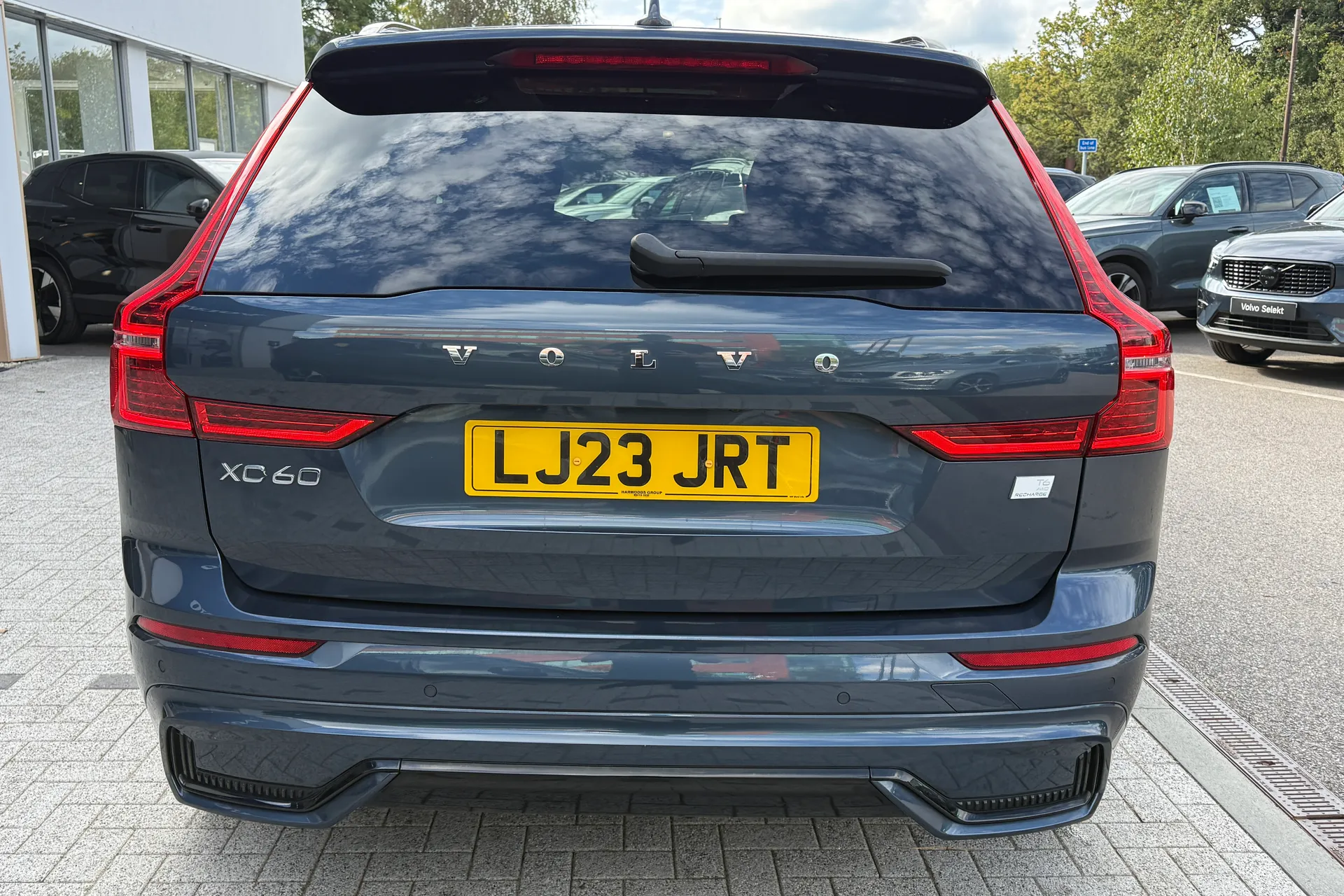 Volvo XC60 thumbnail image number 9