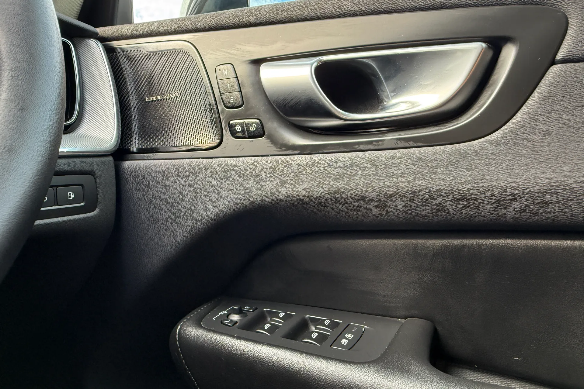 Volvo XC60 thumbnail image number 38