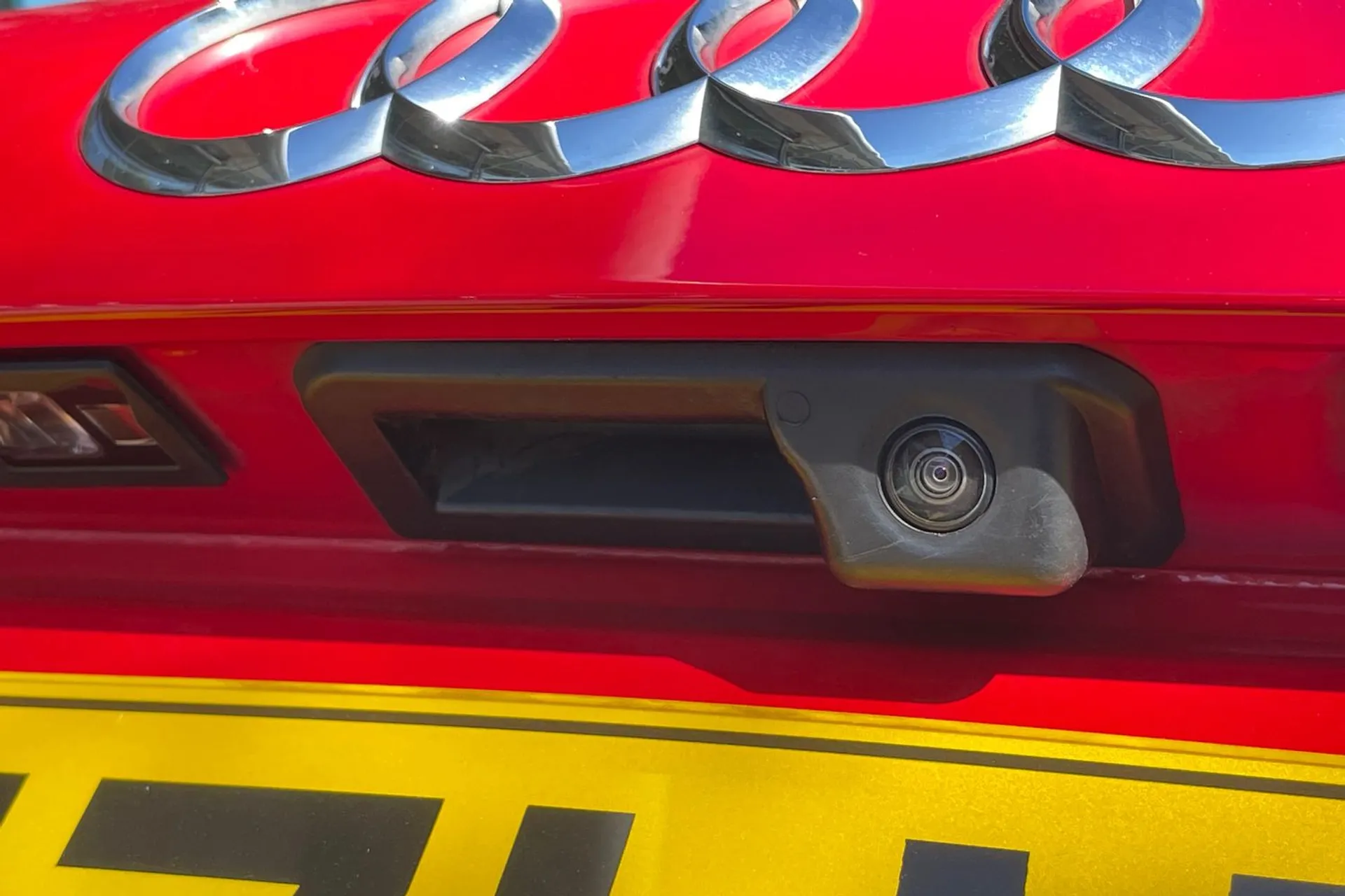 Audi Q3 thumbnail image number 20