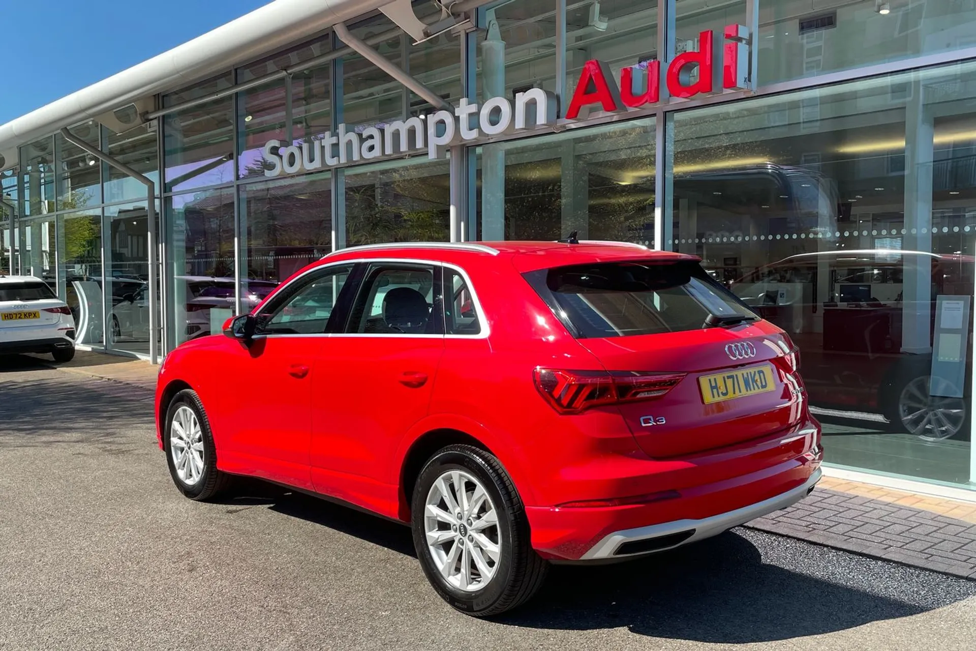 Audi Q3 thumbnail image number 7