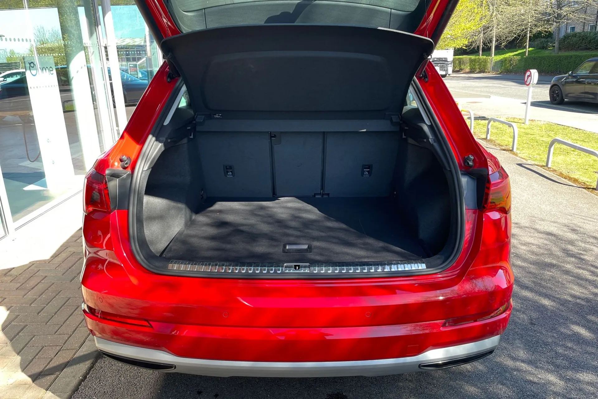 Audi Q3 thumbnail image number 18