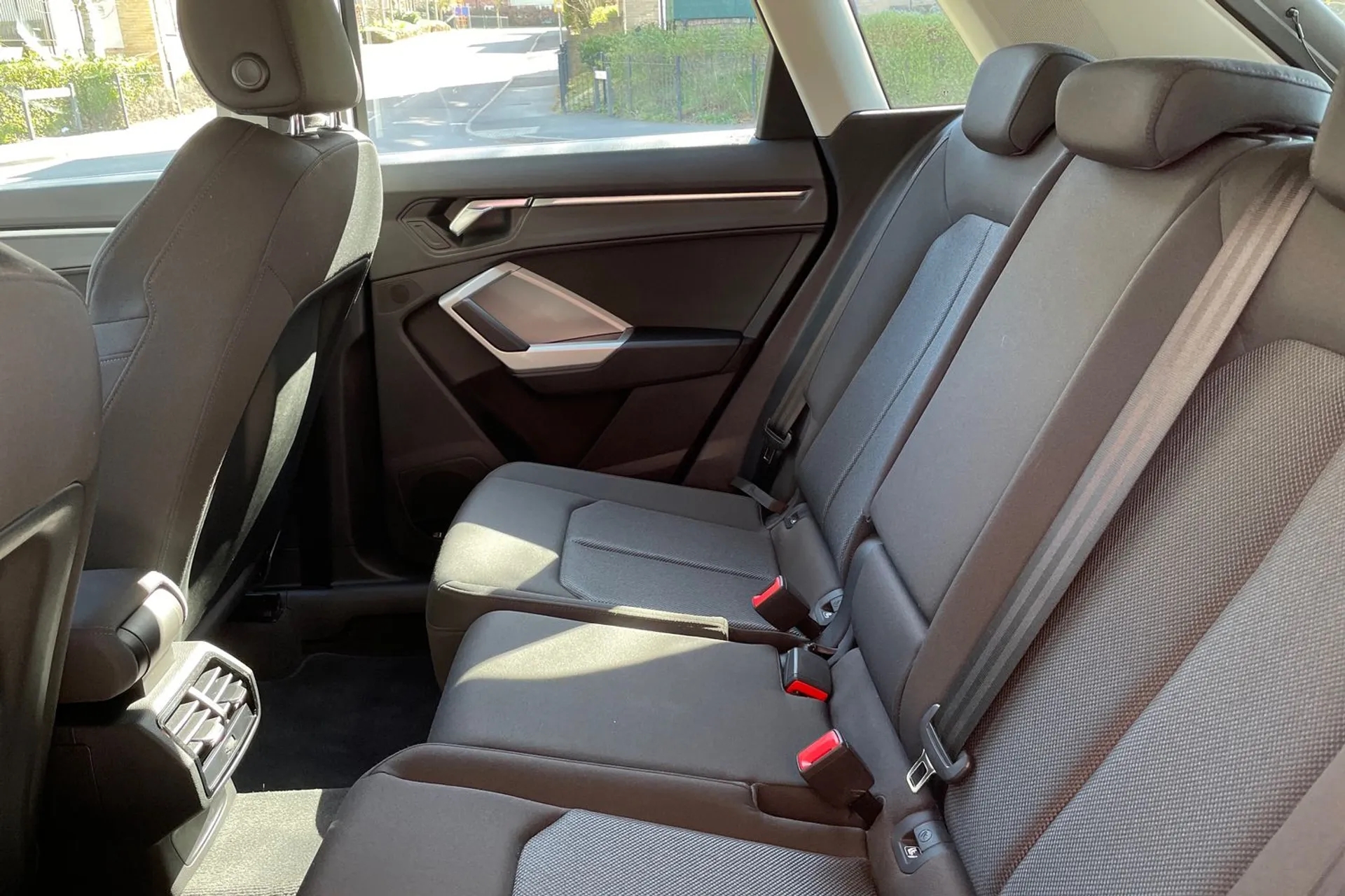 Audi Q3 thumbnail image number 29