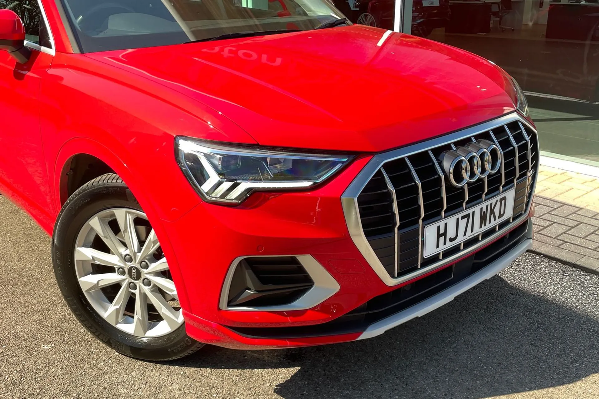Audi Q3 thumbnail image number 15