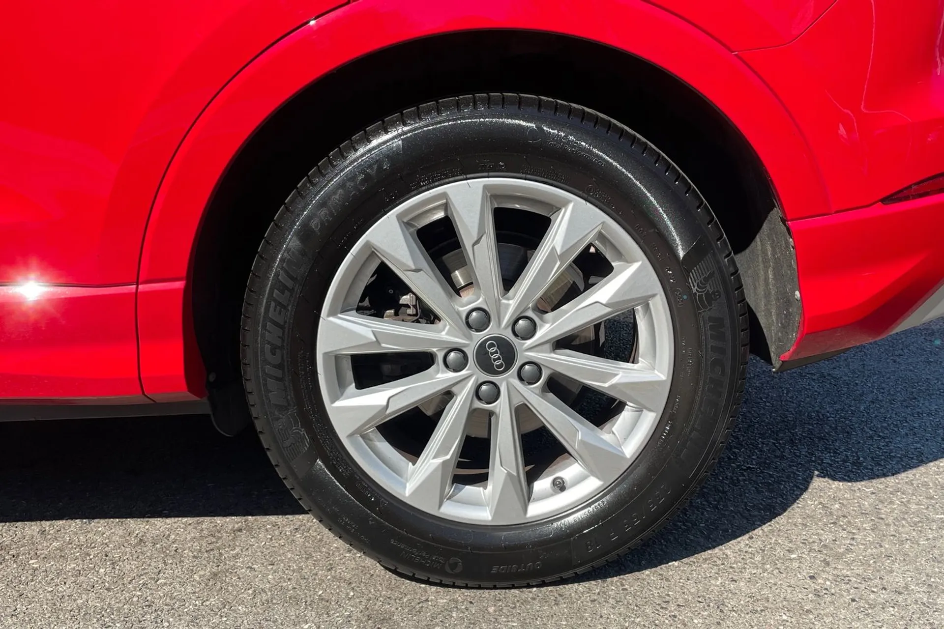 Audi Q3 thumbnail image number 11