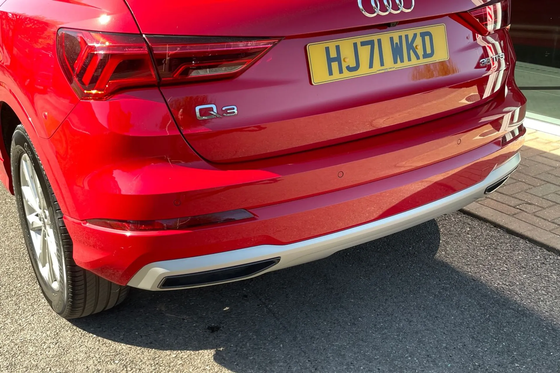 Audi Q3 thumbnail image number 16