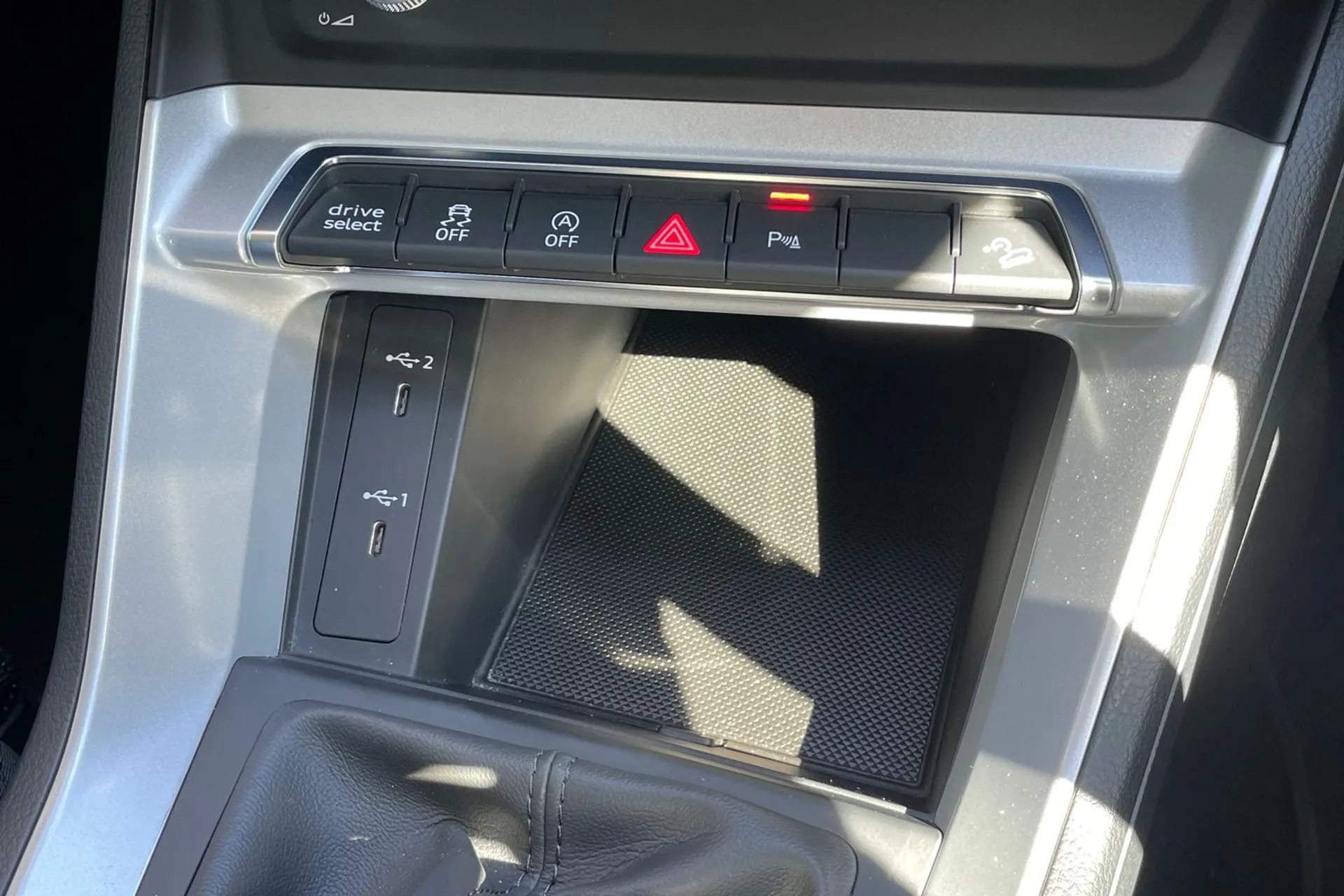 Audi Q3 thumbnail image number 43