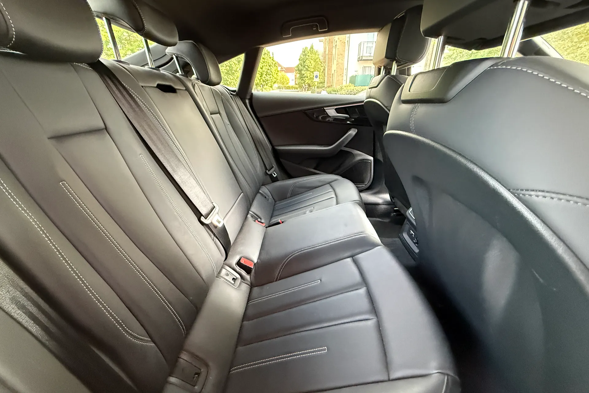 Audi A5 thumbnail image number 38