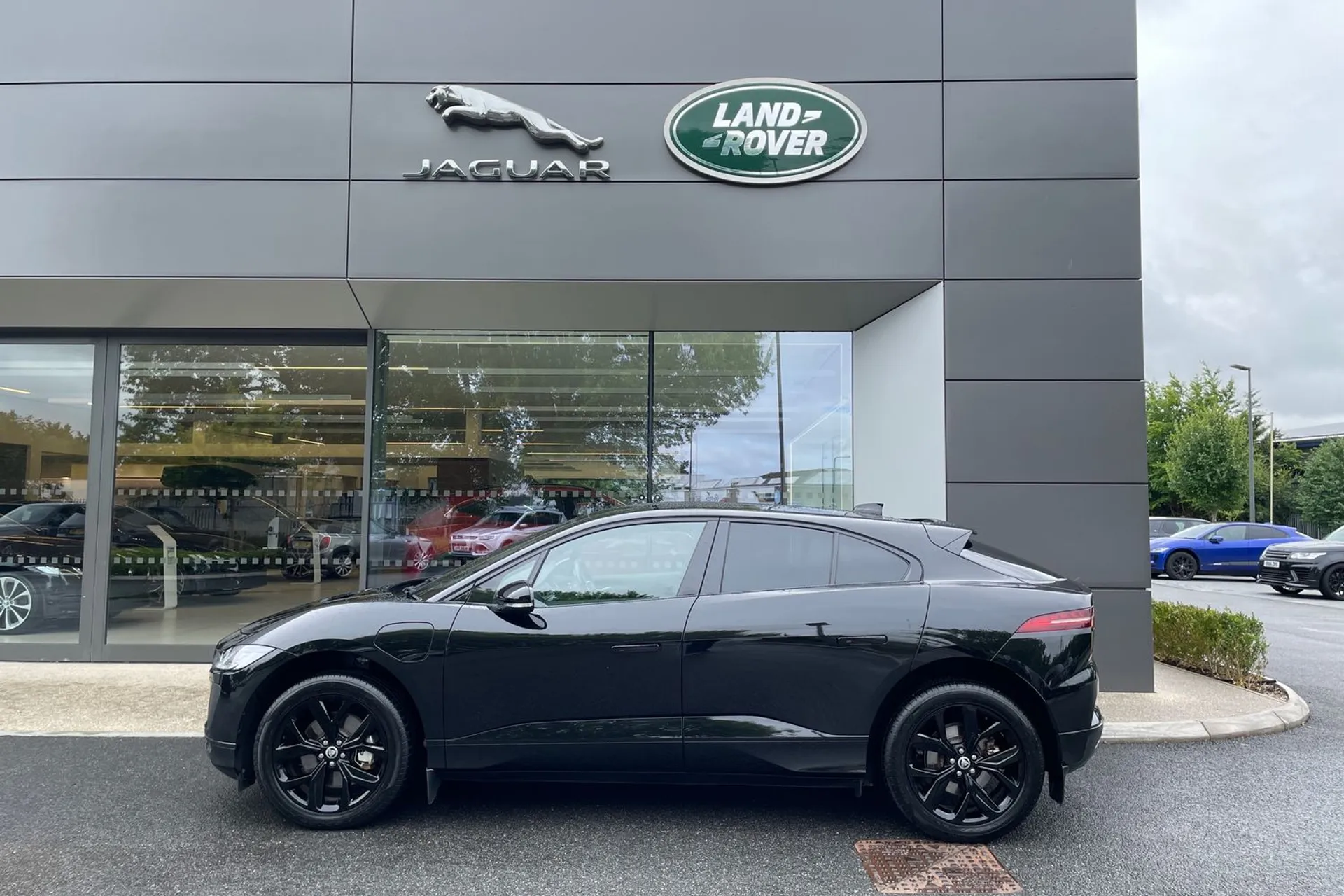 Jaguar I-PACE thumbnail image number 26