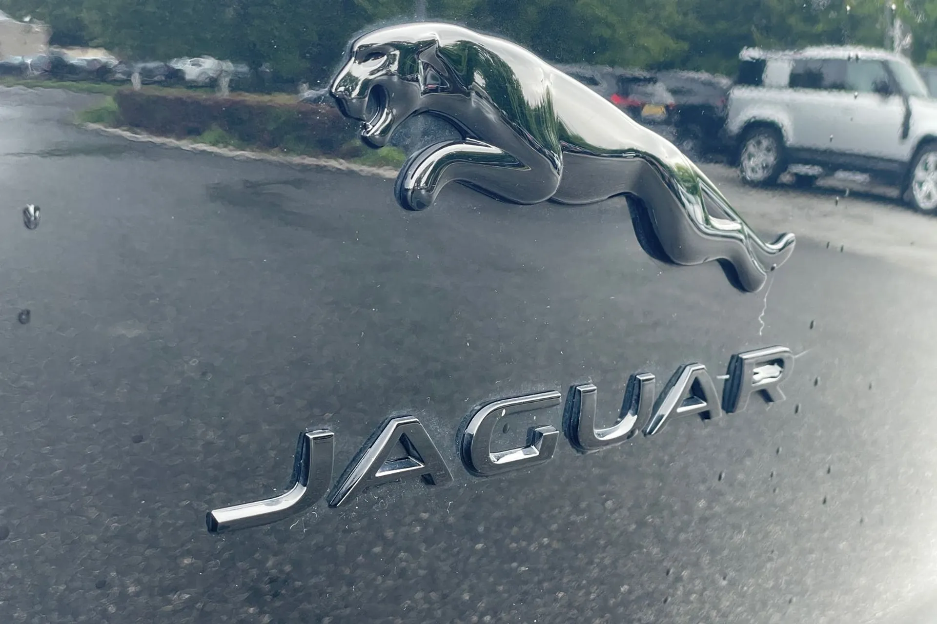 Jaguar I-PACE thumbnail image number 34