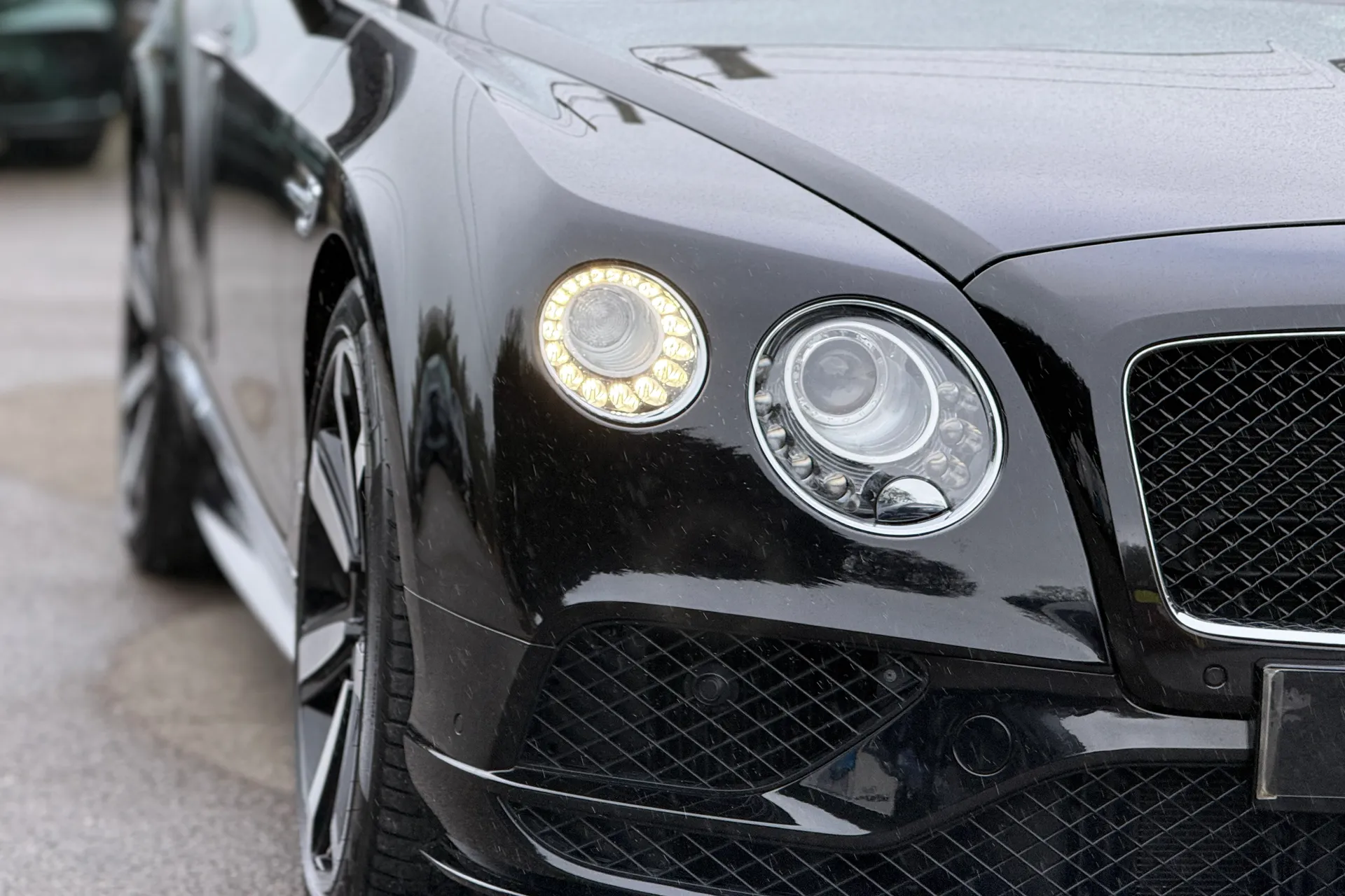 Bentley CONTINENTAL GTC thumbnail image number 39
