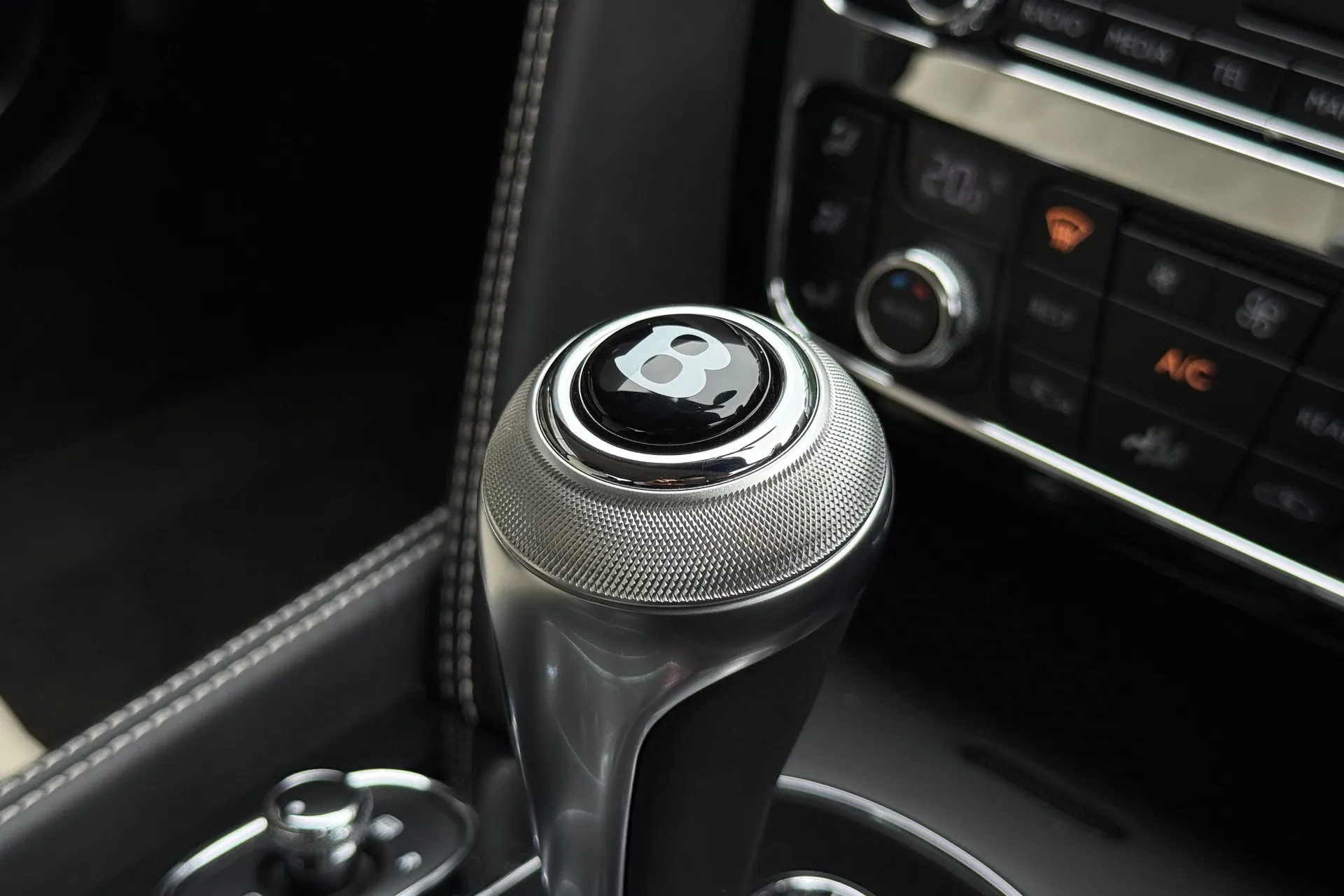 Bentley CONTINENTAL GTC thumbnail image number 50