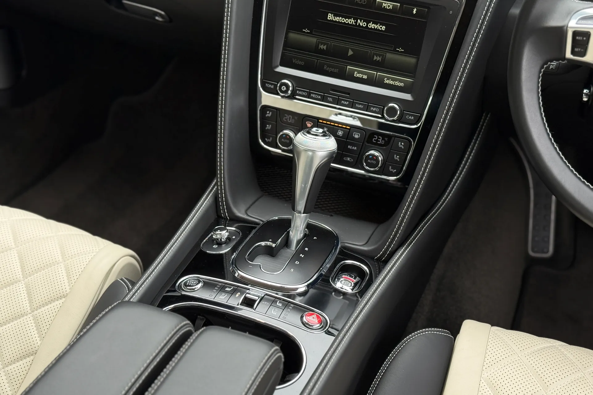 Bentley CONTINENTAL GTC thumbnail image number 26