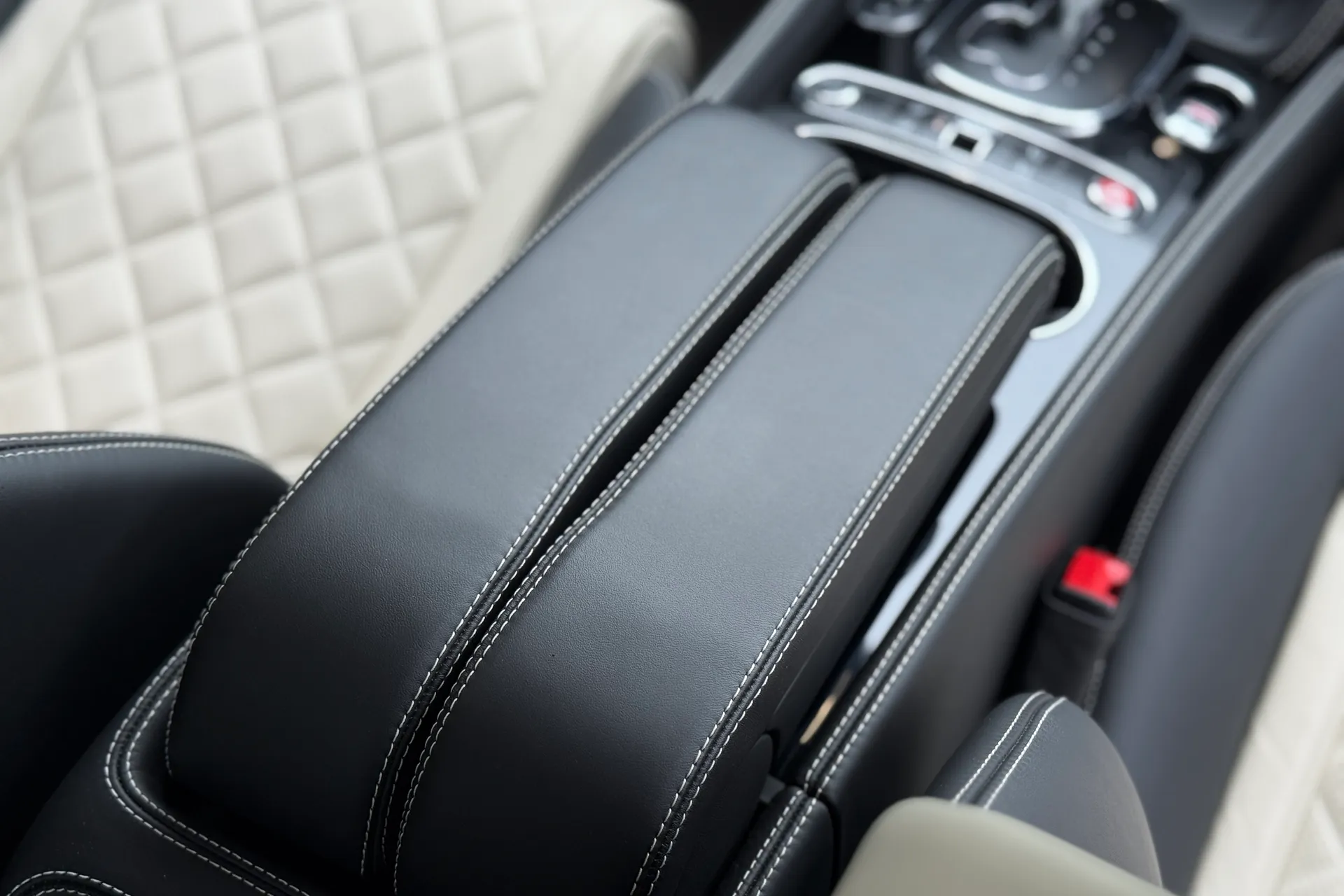 Bentley CONTINENTAL GTC thumbnail image number 27