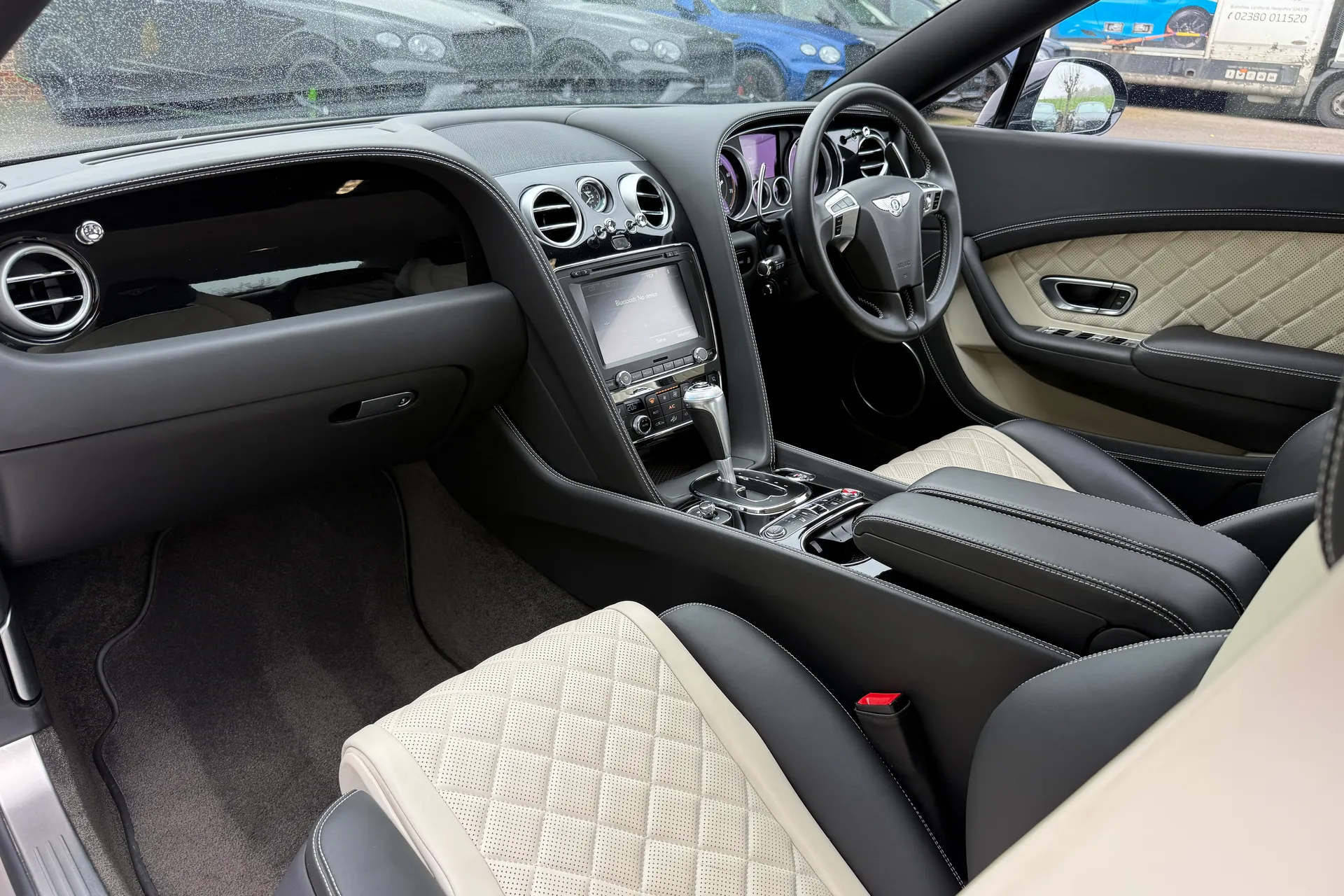 Bentley CONTINENTAL GTC thumbnail image number 30