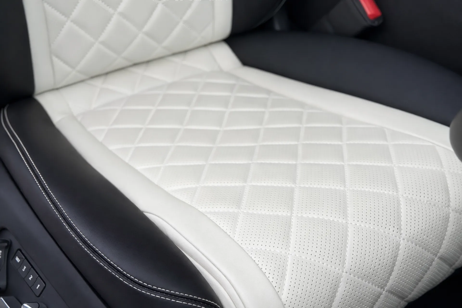 Bentley CONTINENTAL GTC thumbnail image number 49