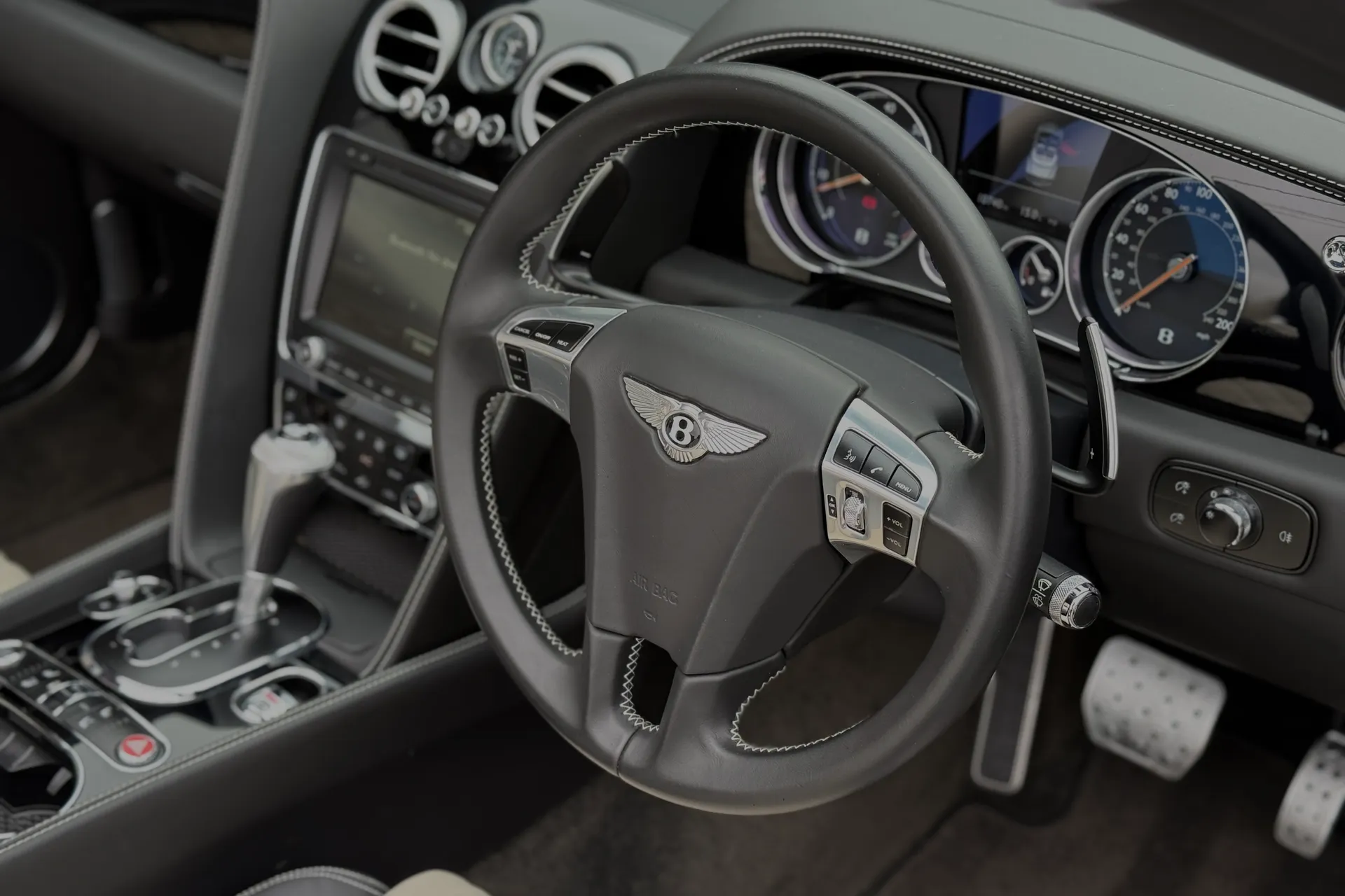 Bentley CONTINENTAL GTC thumbnail image number 15