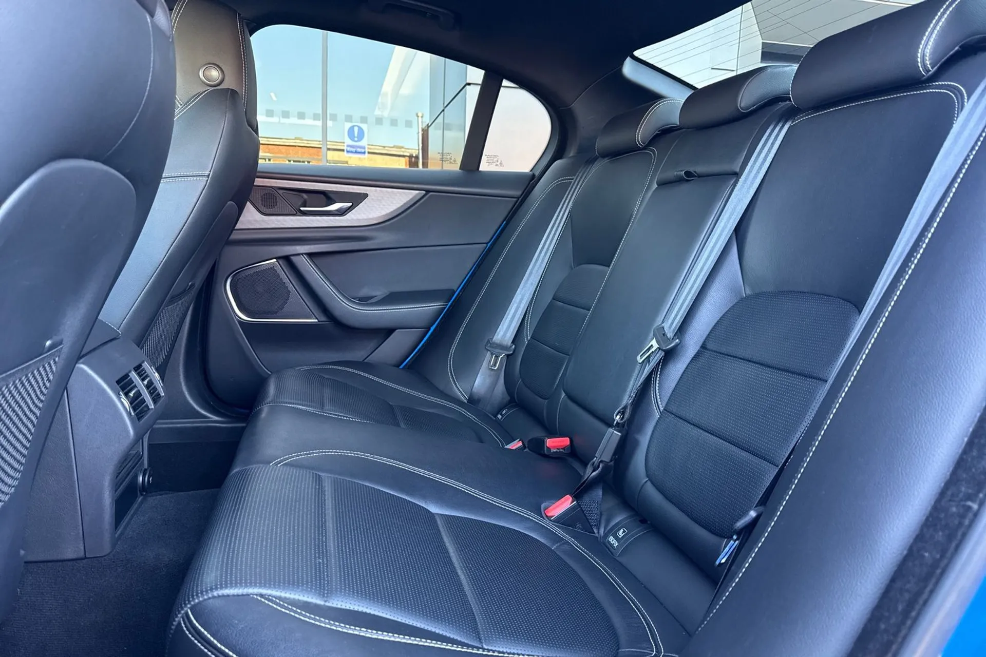 Jaguar XE thumbnail image number 49