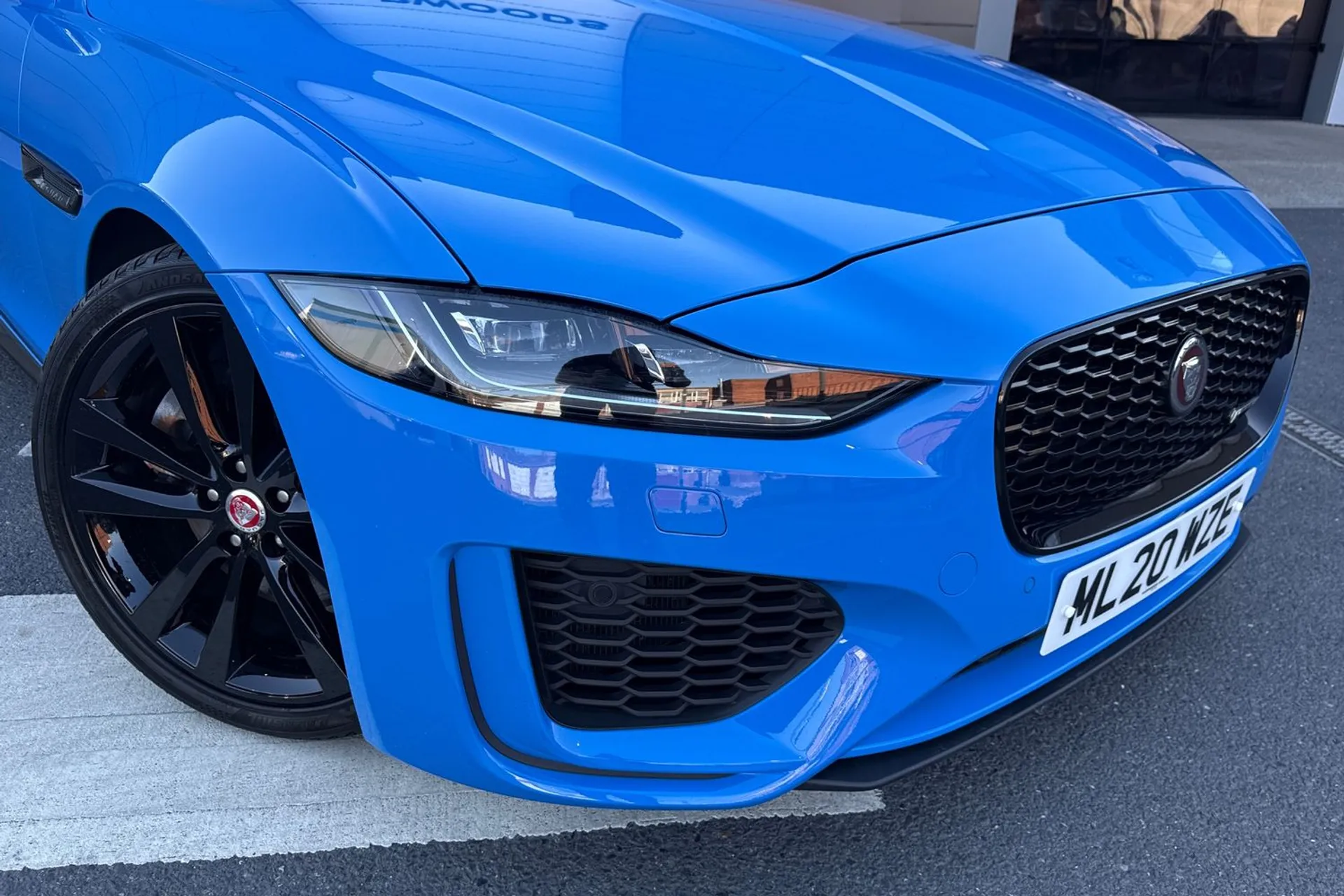 Jaguar XE thumbnail image number 26