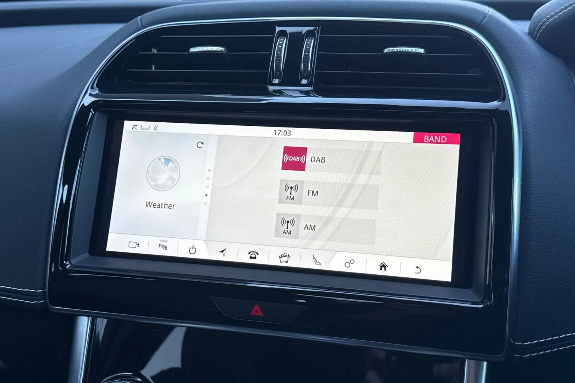 Jaguar XE thumbnail image number 58