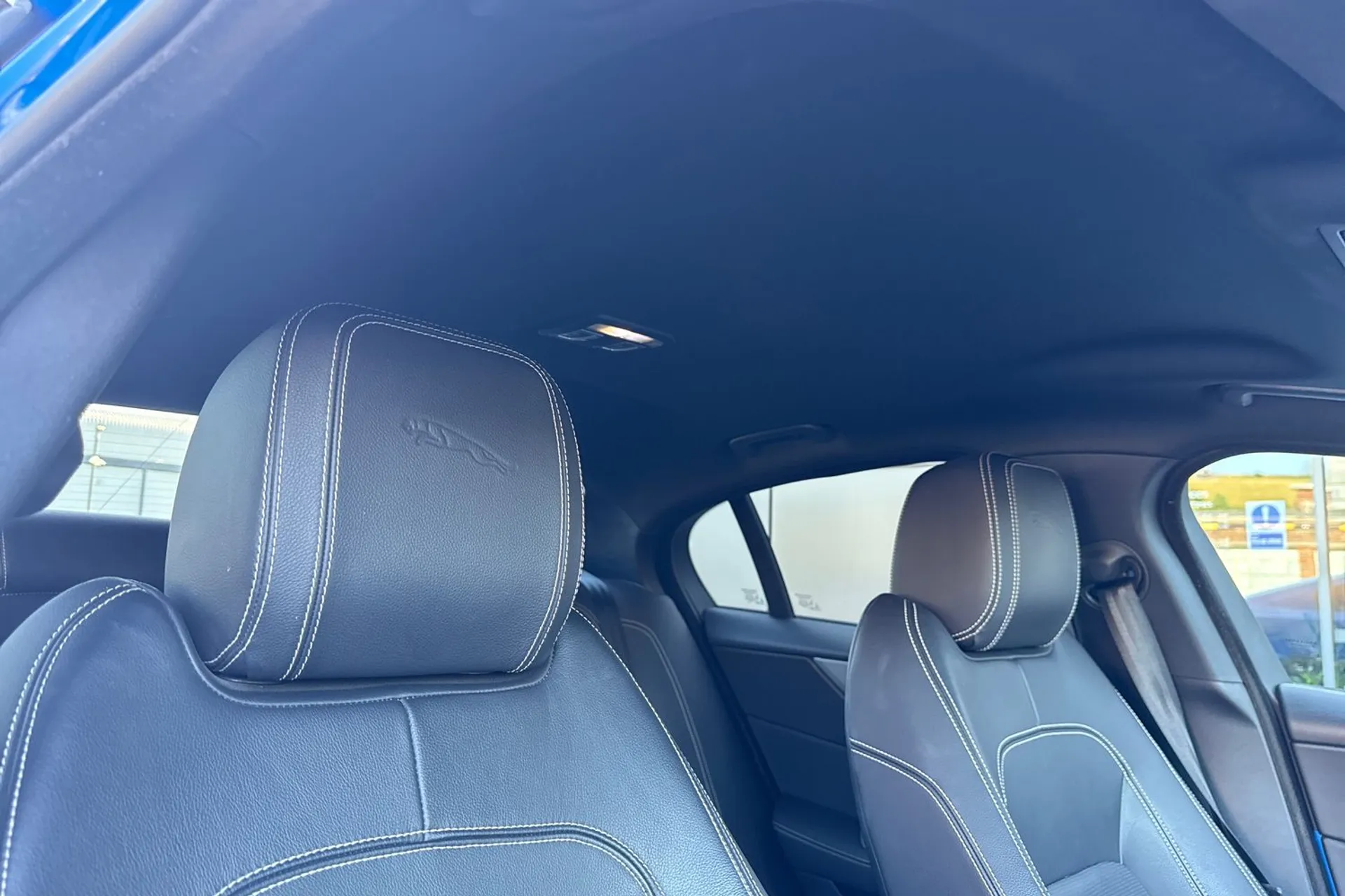 Jaguar XE thumbnail image number 40