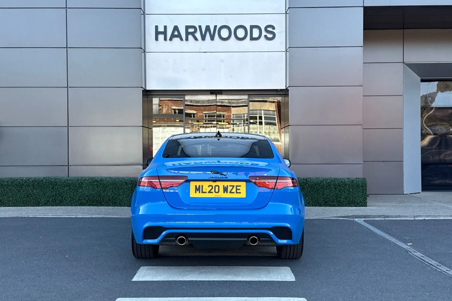 Jaguar XE thumbnail image number 8