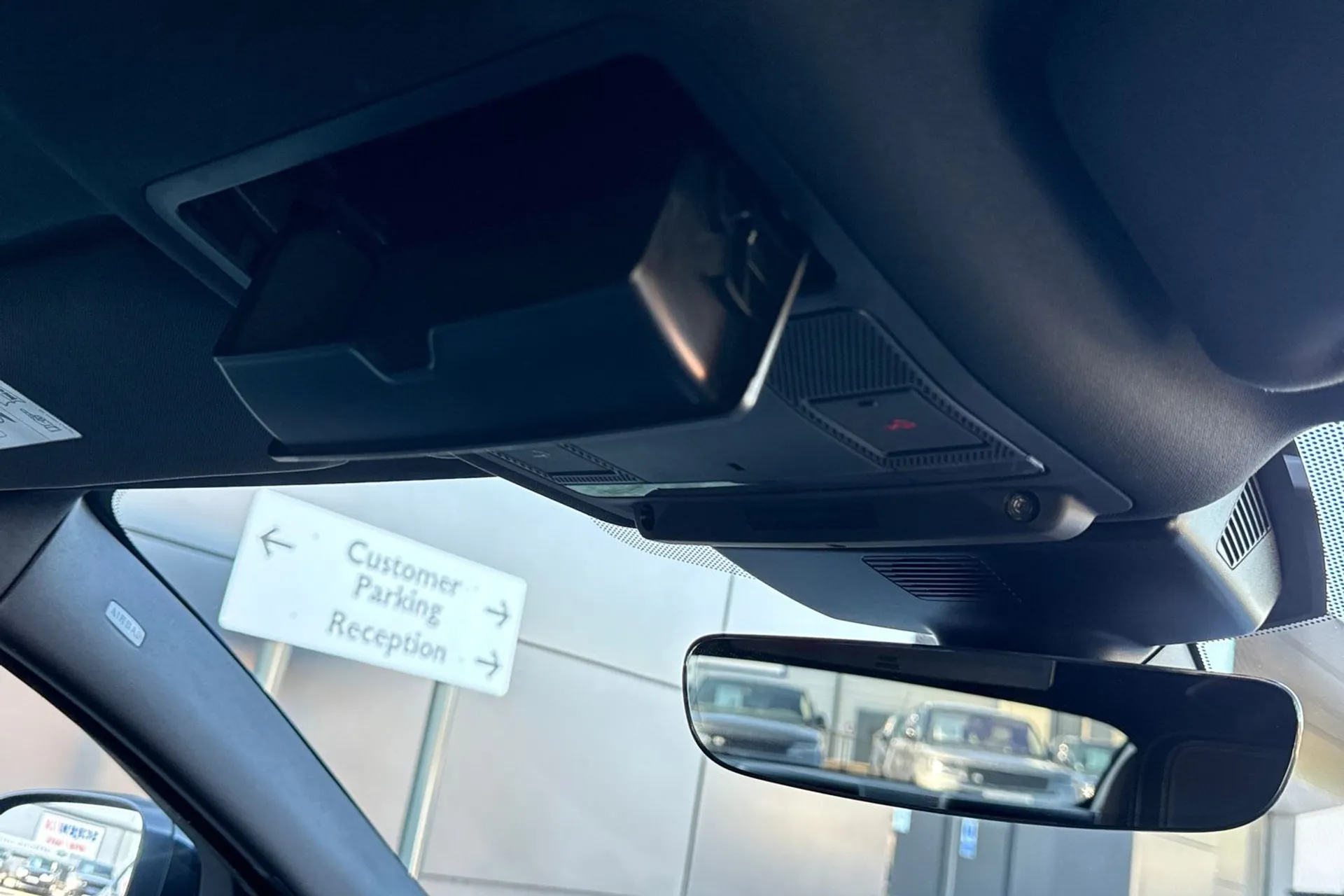 Jaguar XE thumbnail image number 53