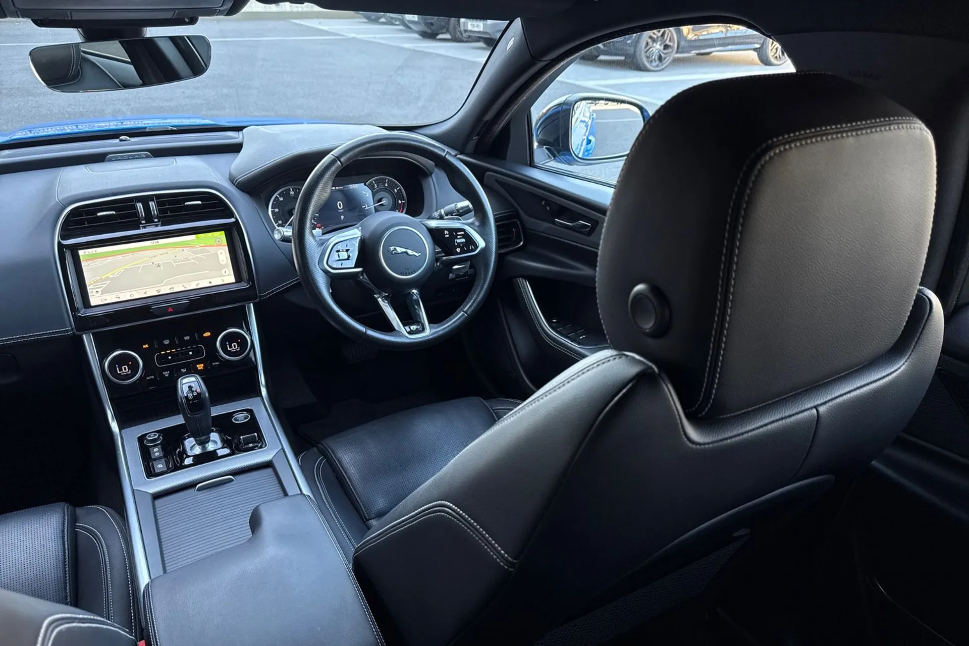 Jaguar XE thumbnail image number 51