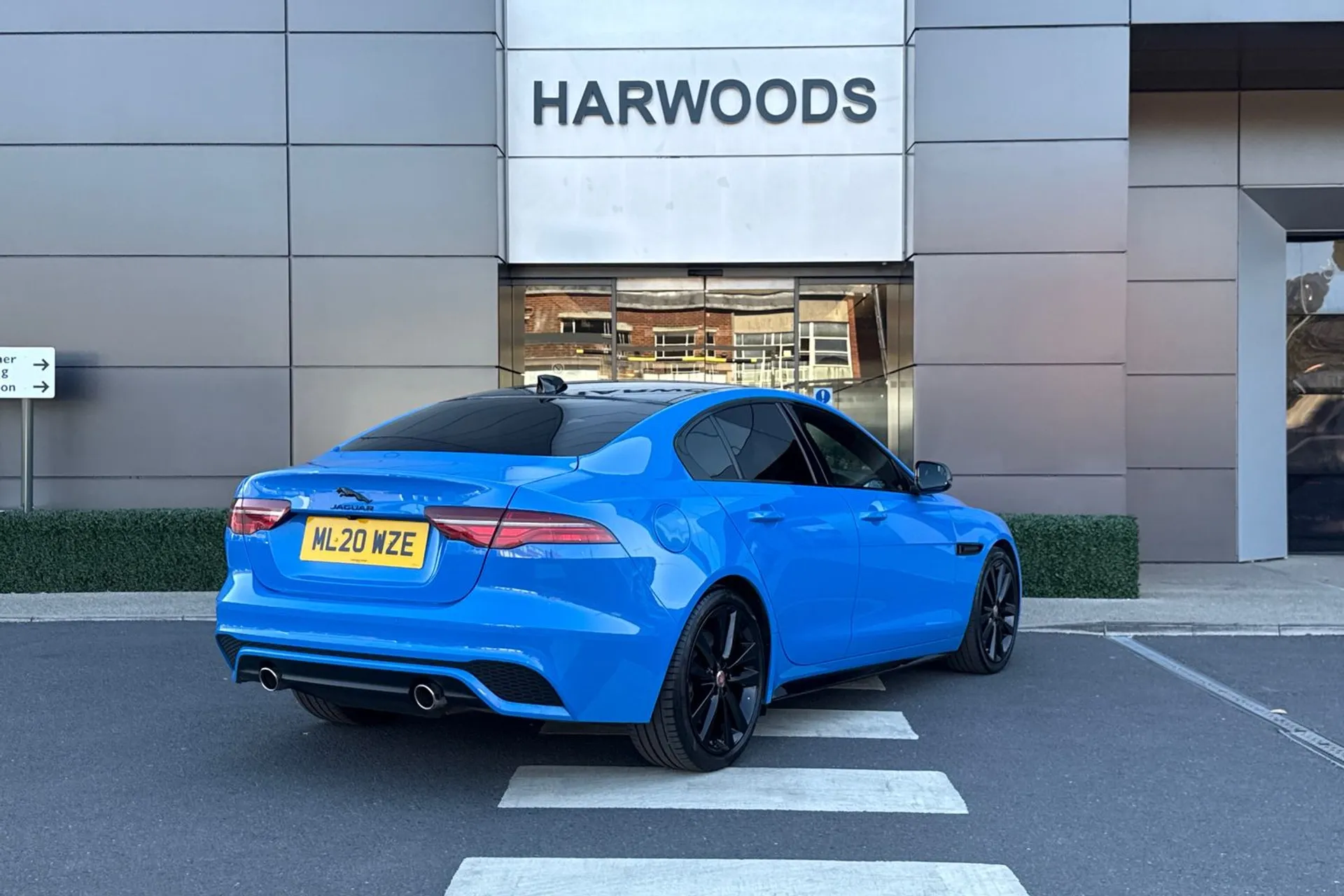 Jaguar XE thumbnail image number 7