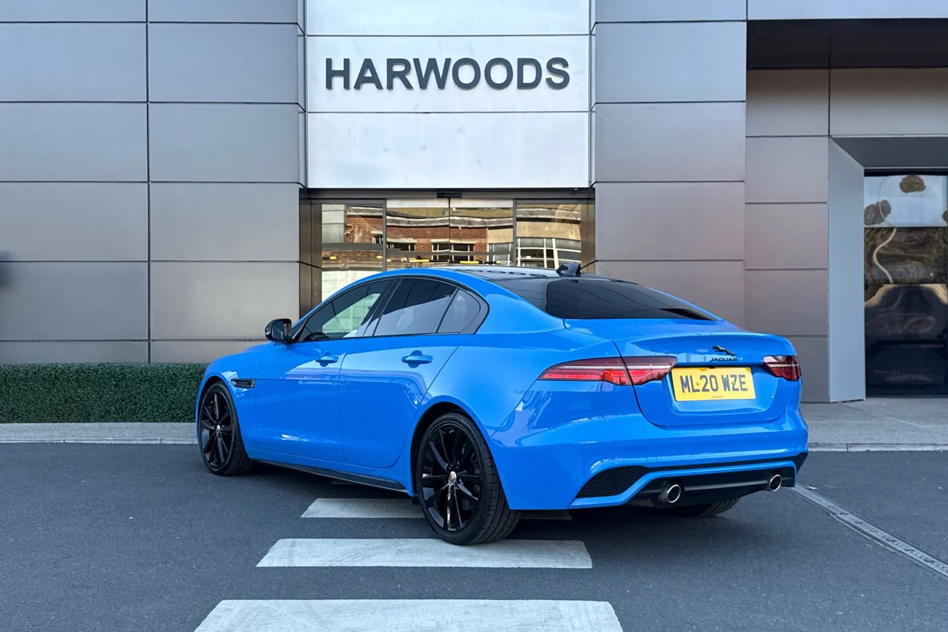 Jaguar XE thumbnail image number 9