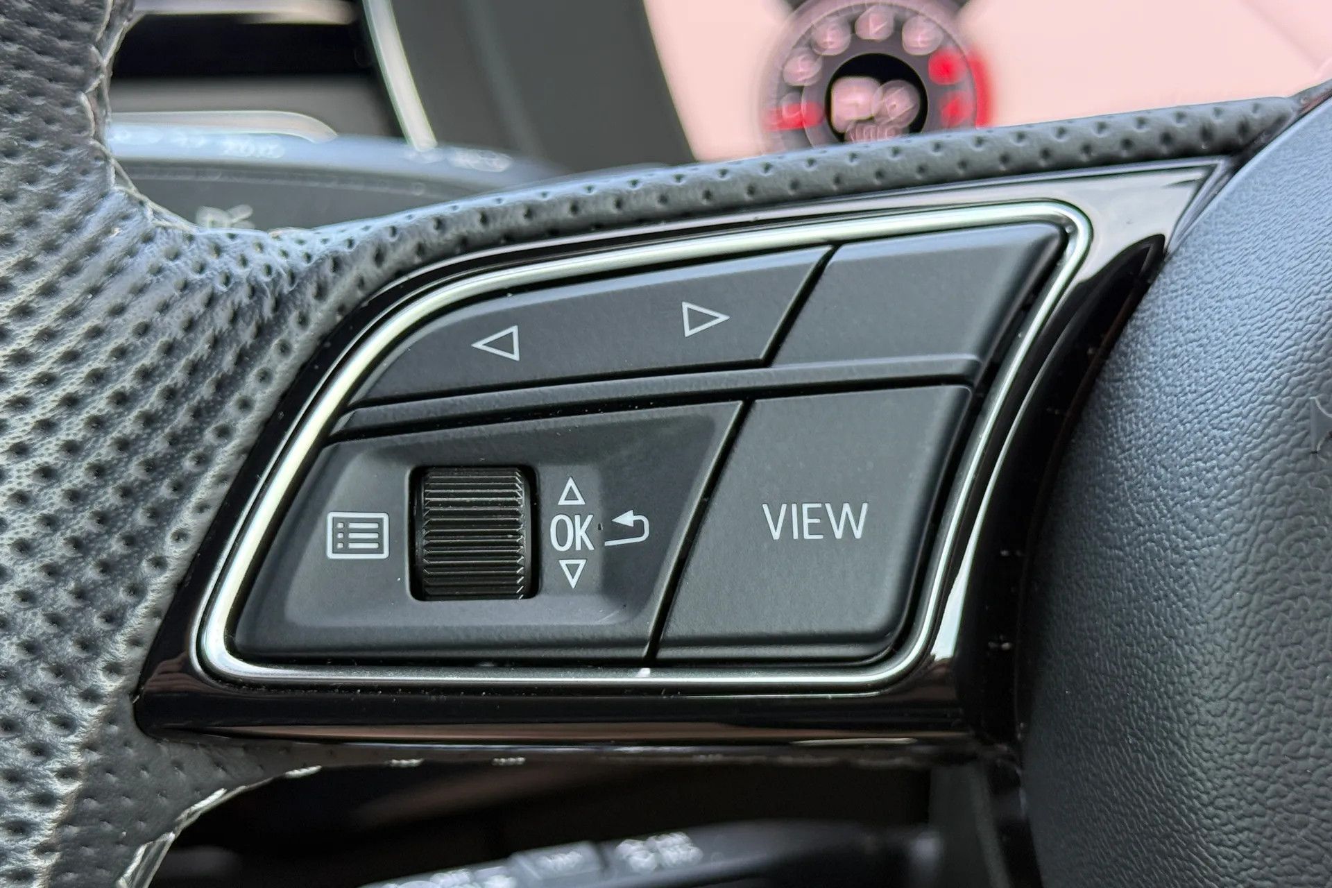 Audi A4 thumbnail image number 22