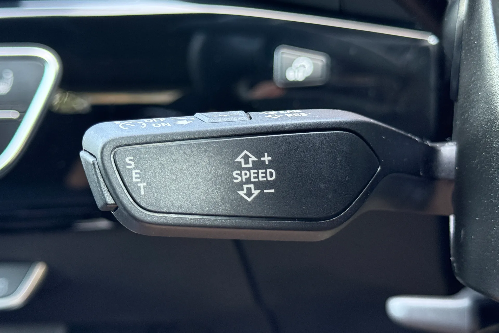 Audi A4 thumbnail image number 19