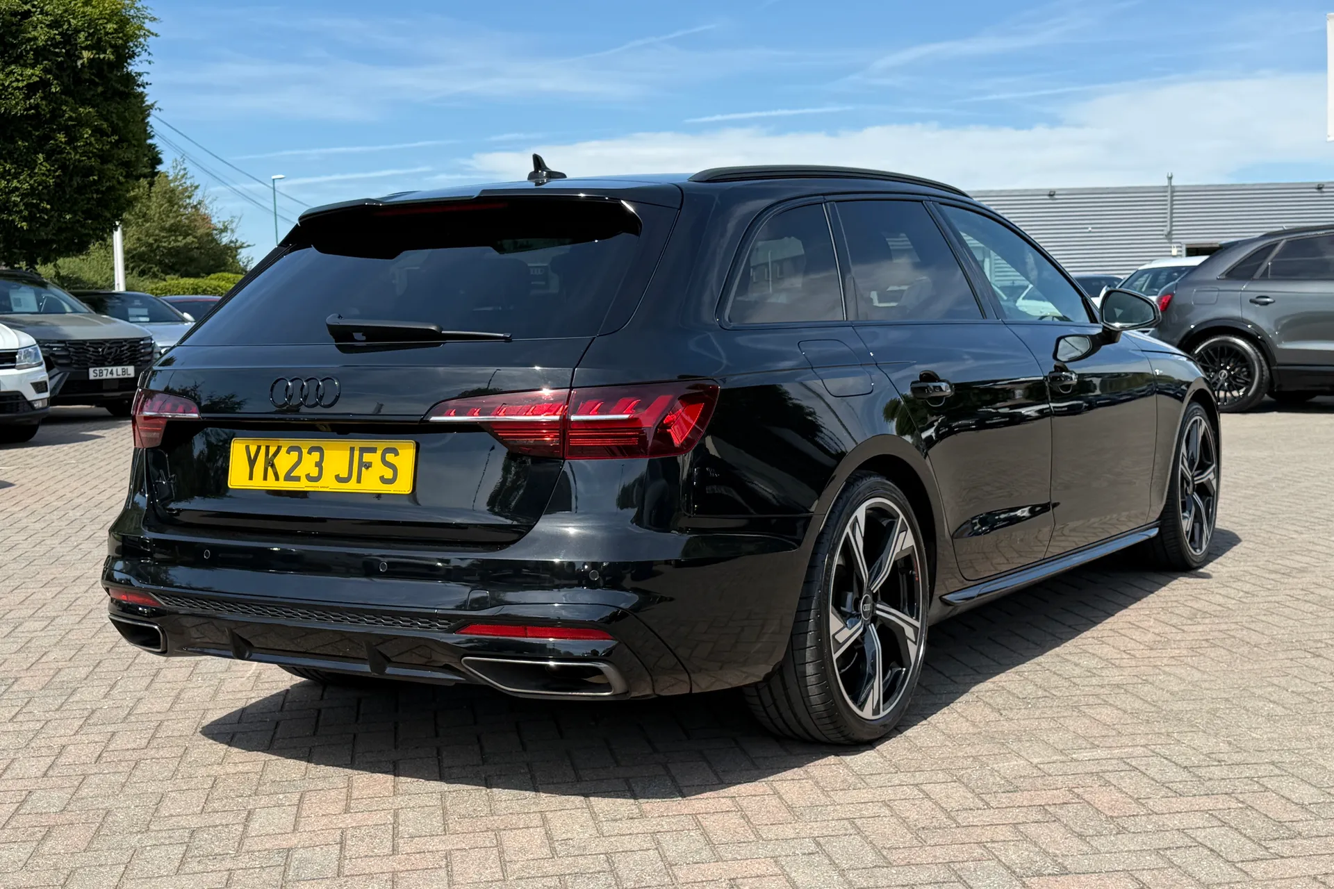 Audi A4 thumbnail image number 33