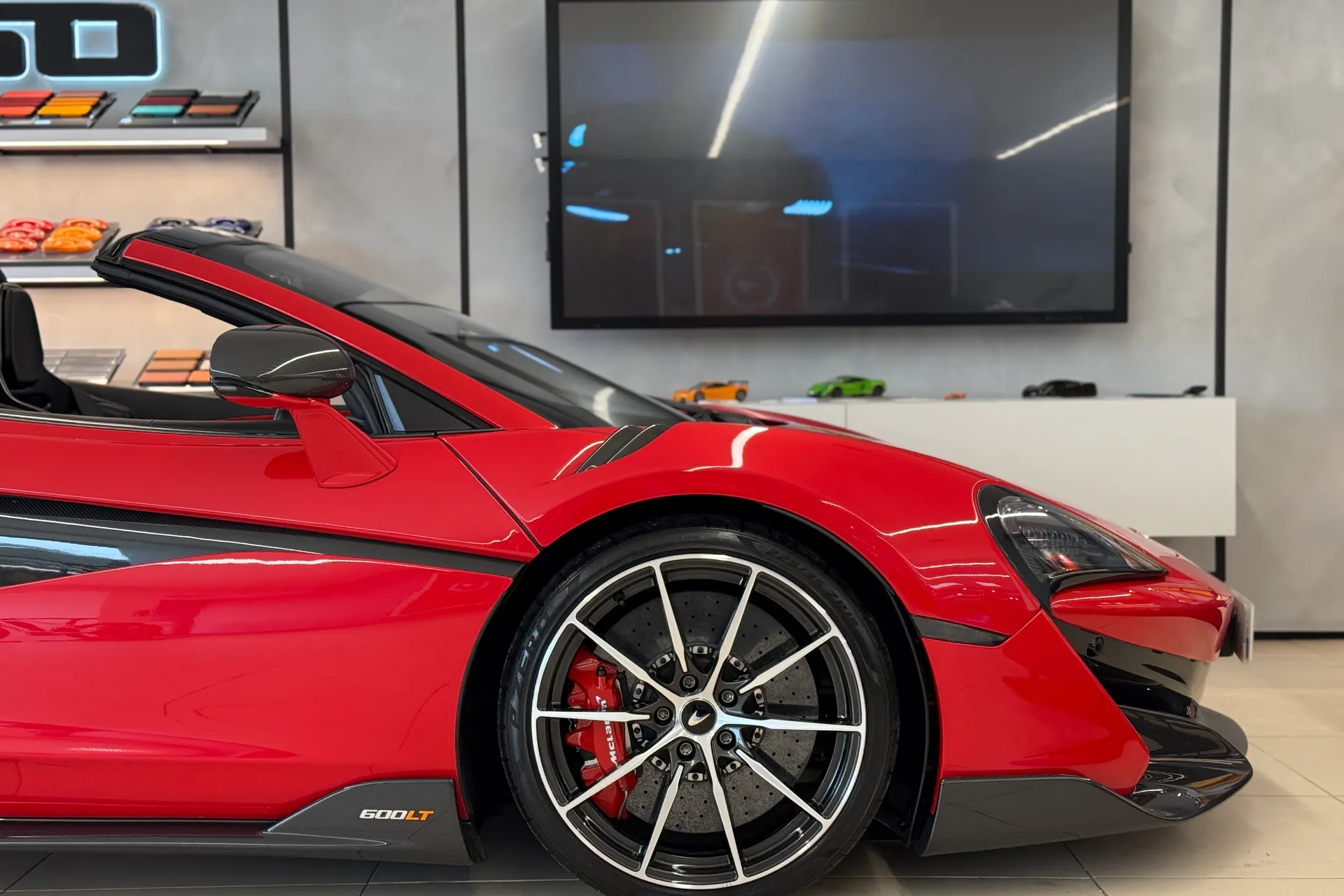 McLaren 600LT thumbnail image number 4