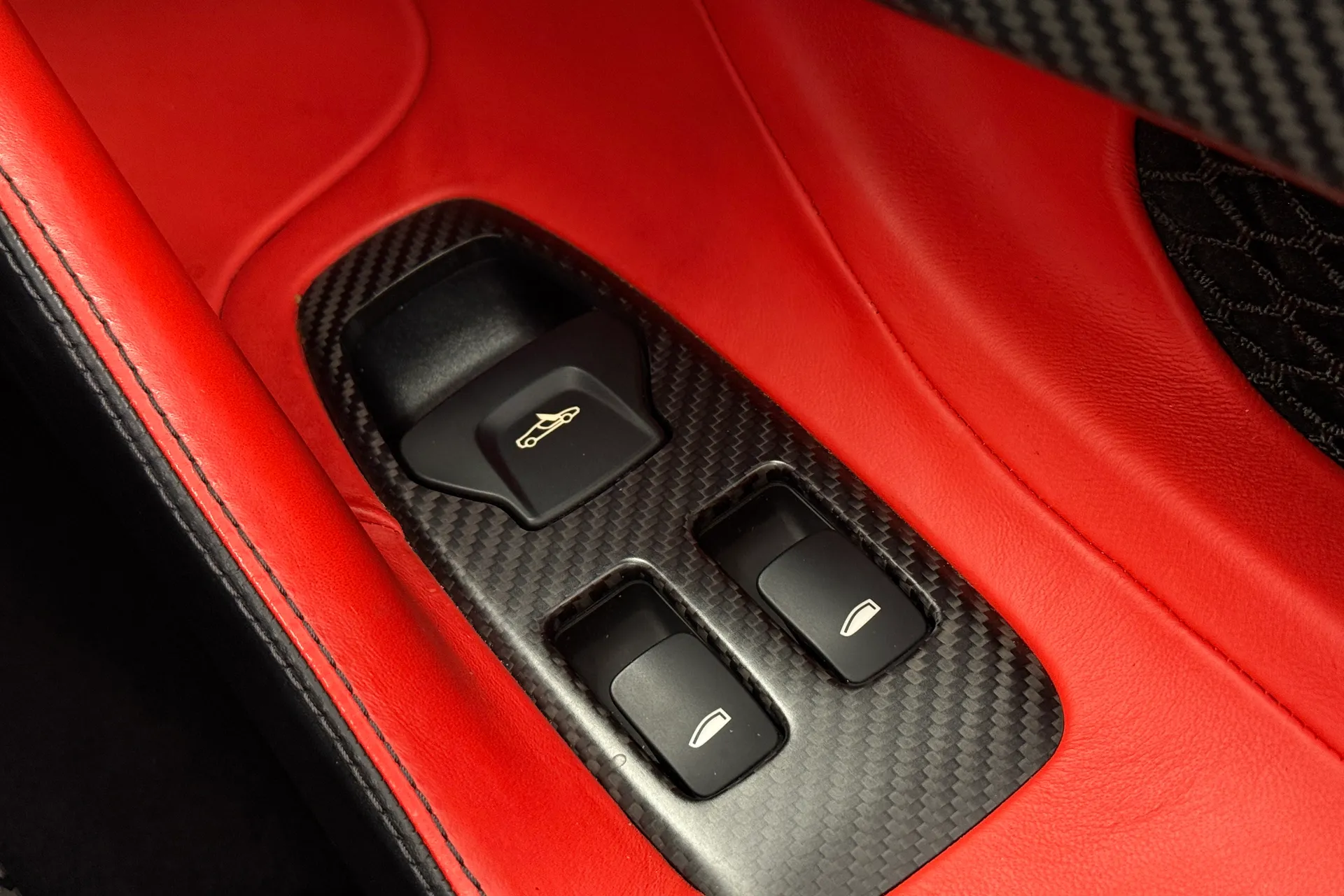 McLaren 600LT thumbnail image number 36