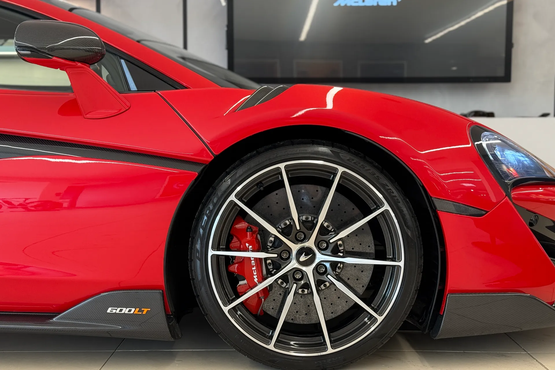 McLaren 600LT thumbnail image number 3