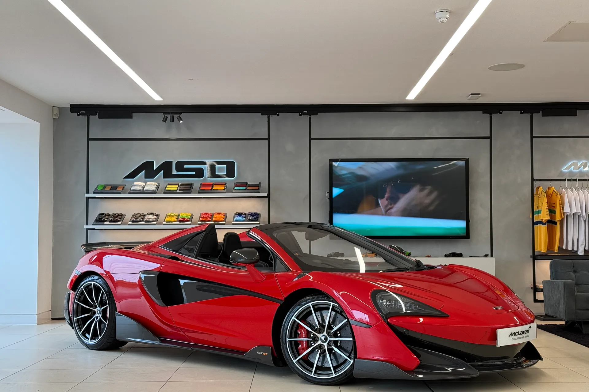 McLaren 600LT focused image