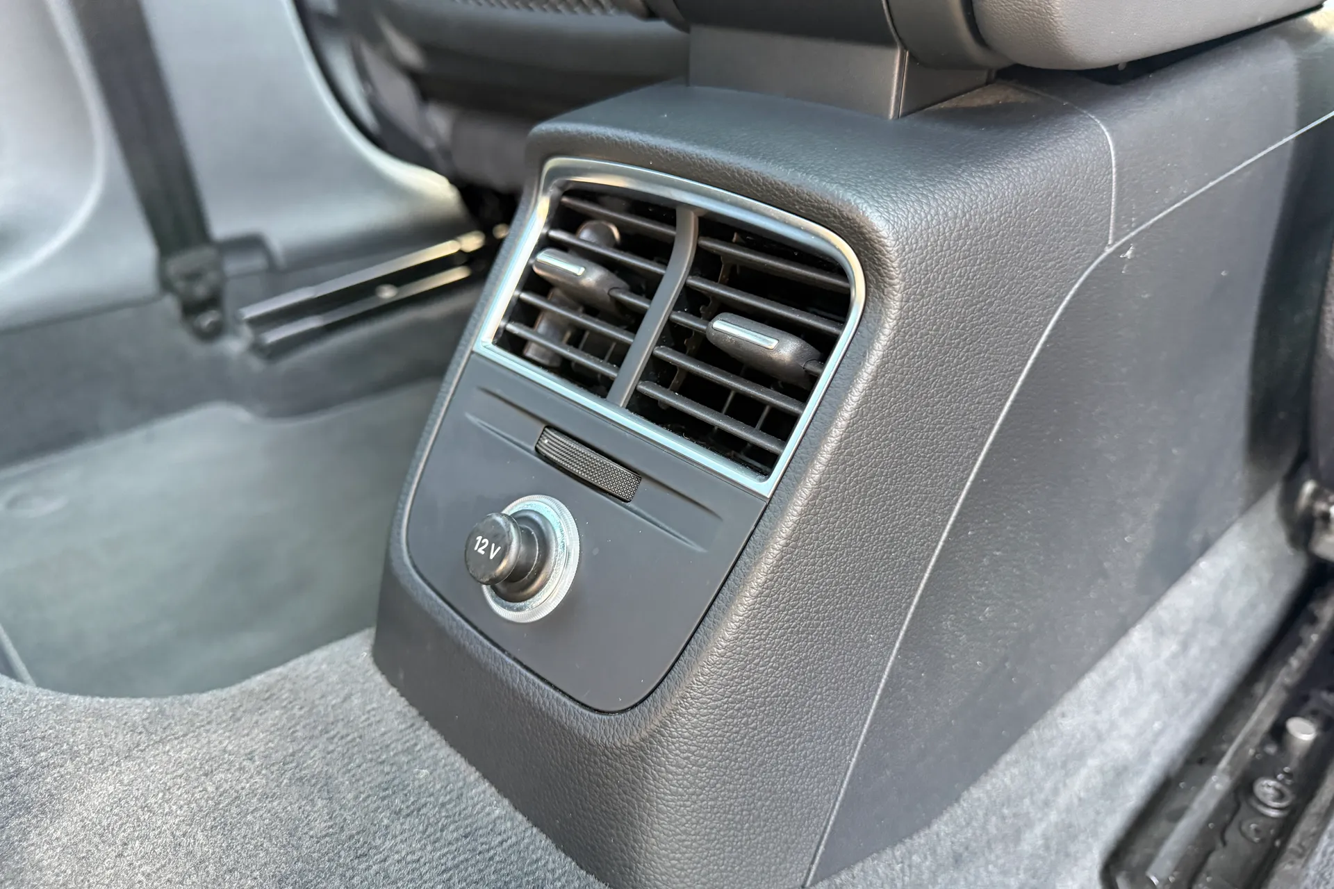 Audi A3 thumbnail image number 44