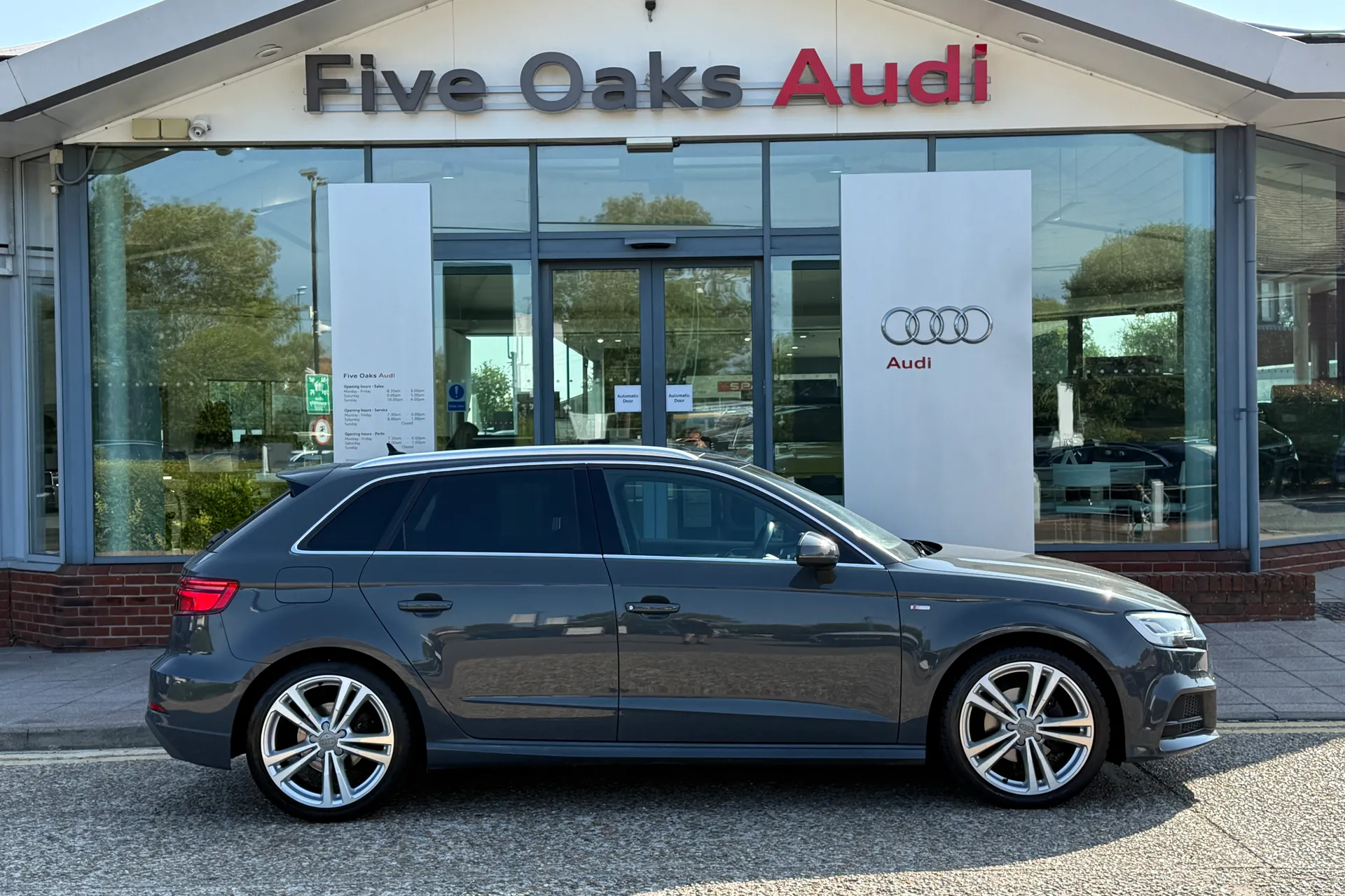 Audi A3 thumbnail image number 2
