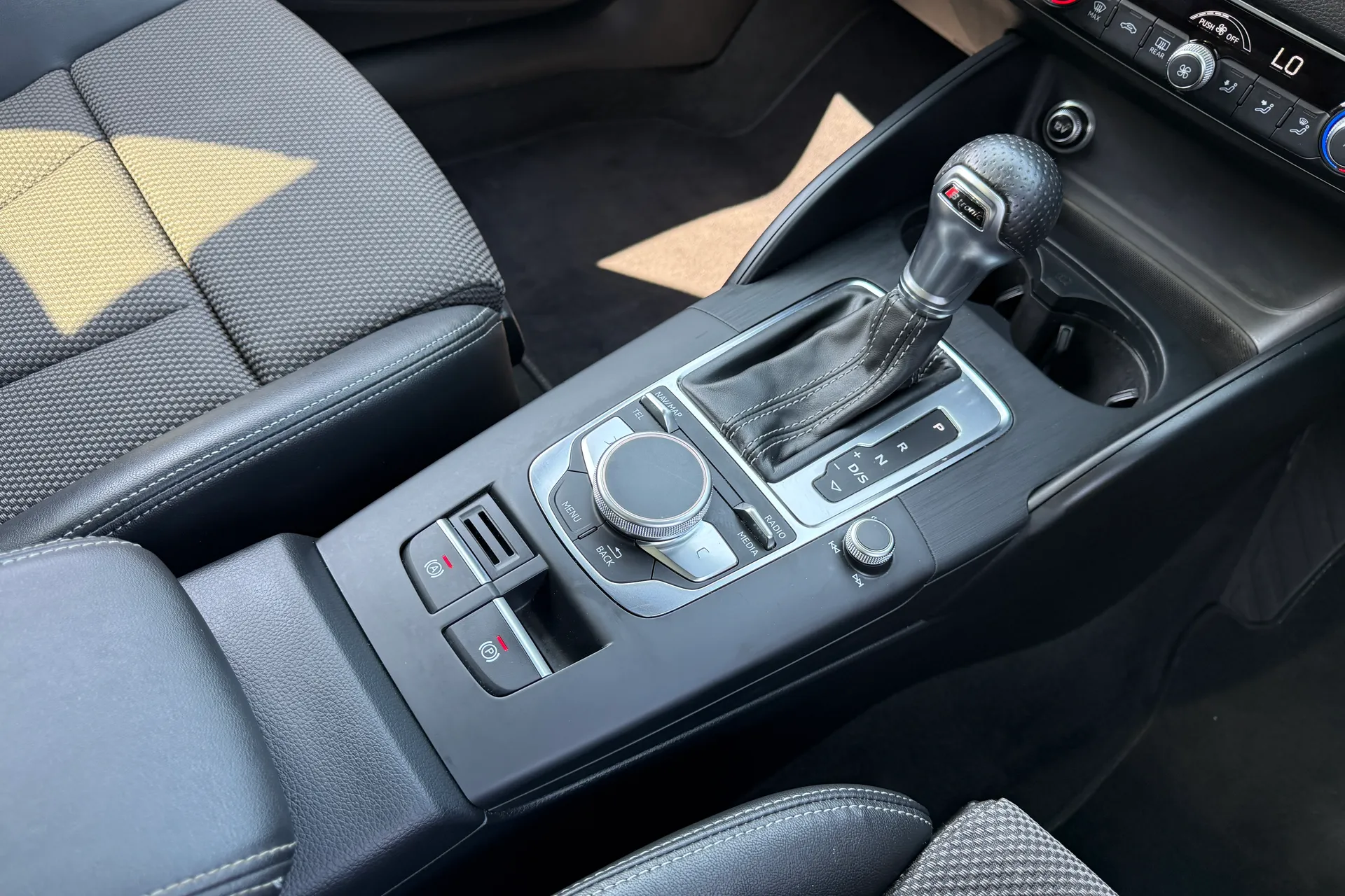 Audi A3 thumbnail image number 37