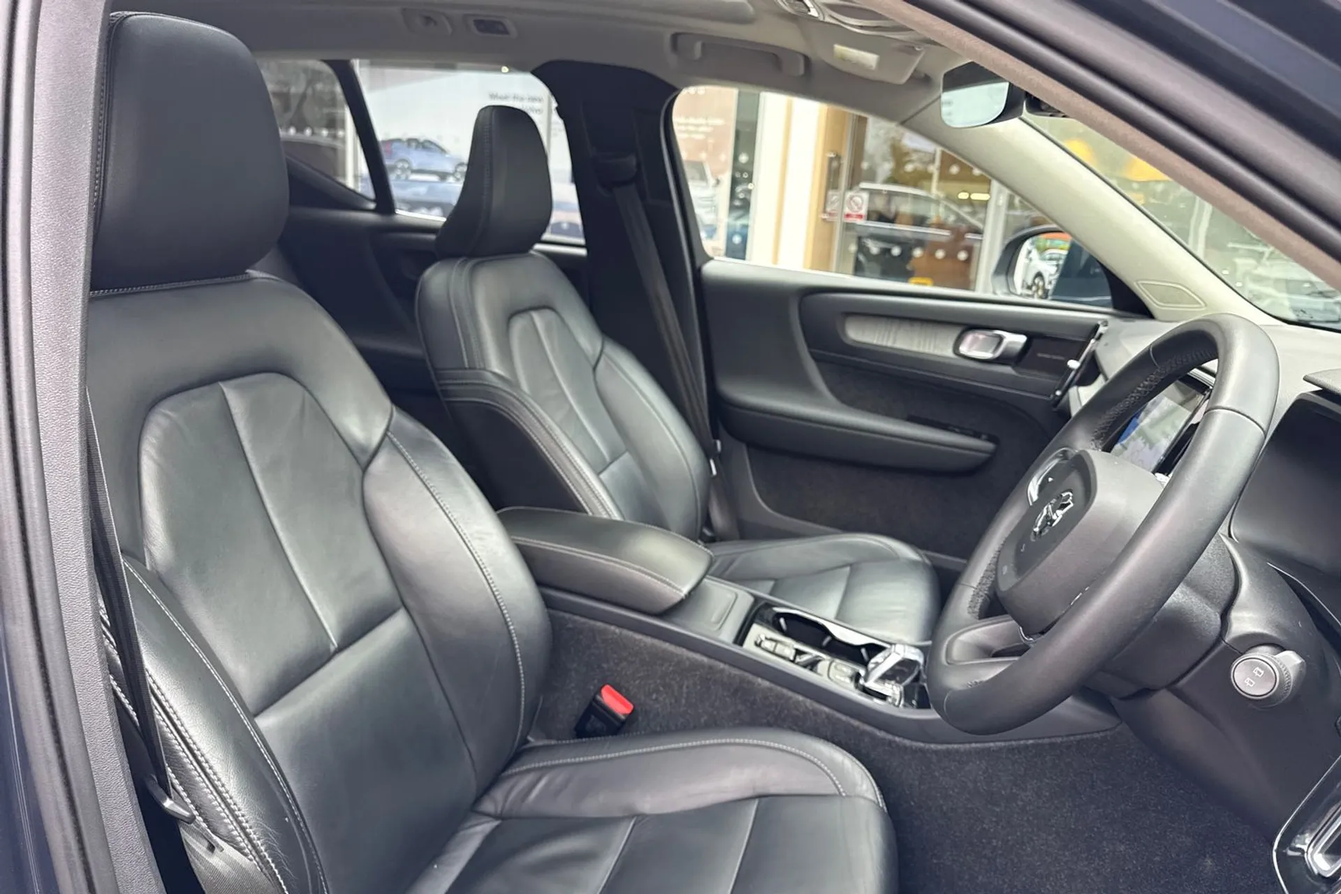 Volvo XC40 thumbnail image number 26