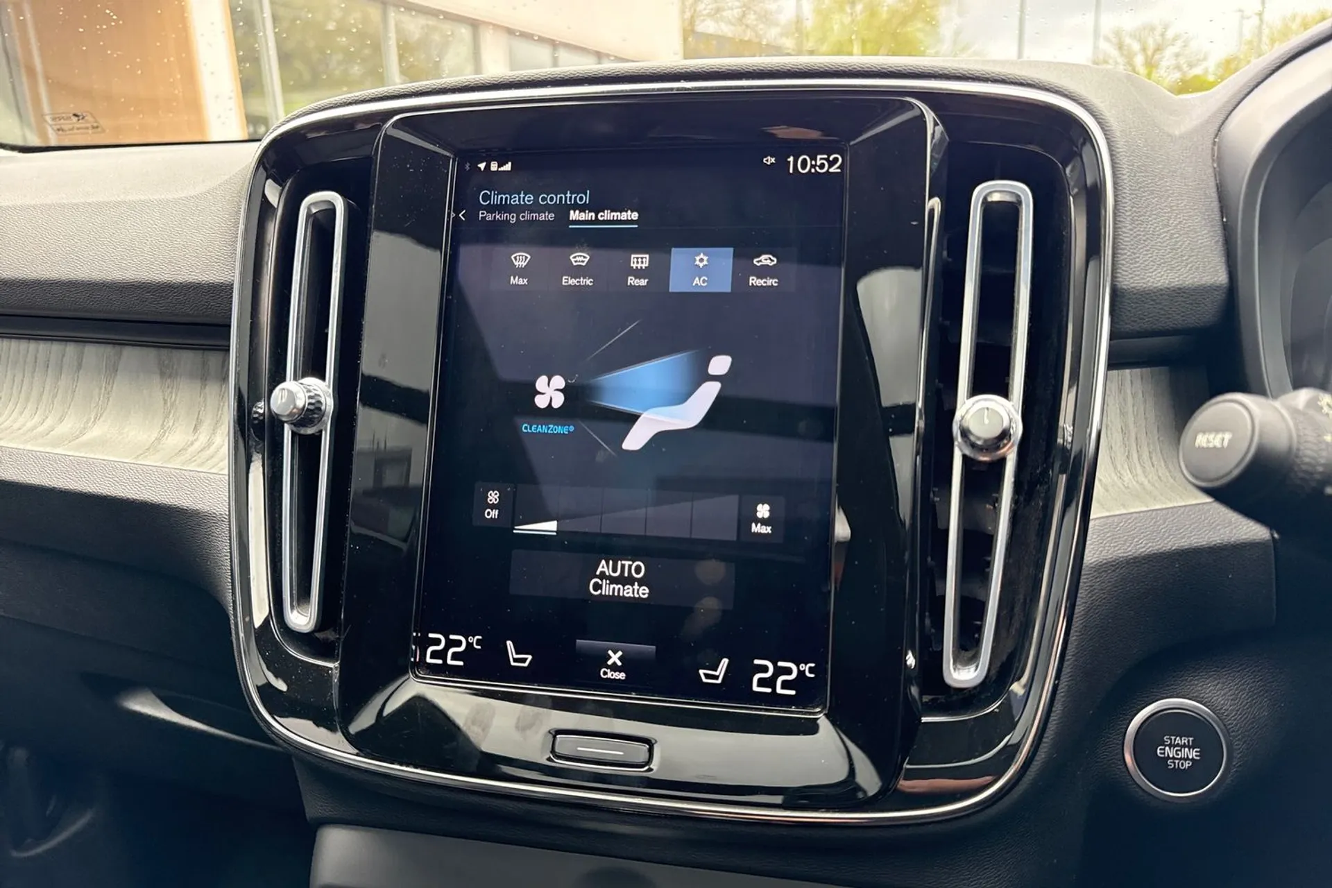 Volvo XC40 thumbnail image number 38