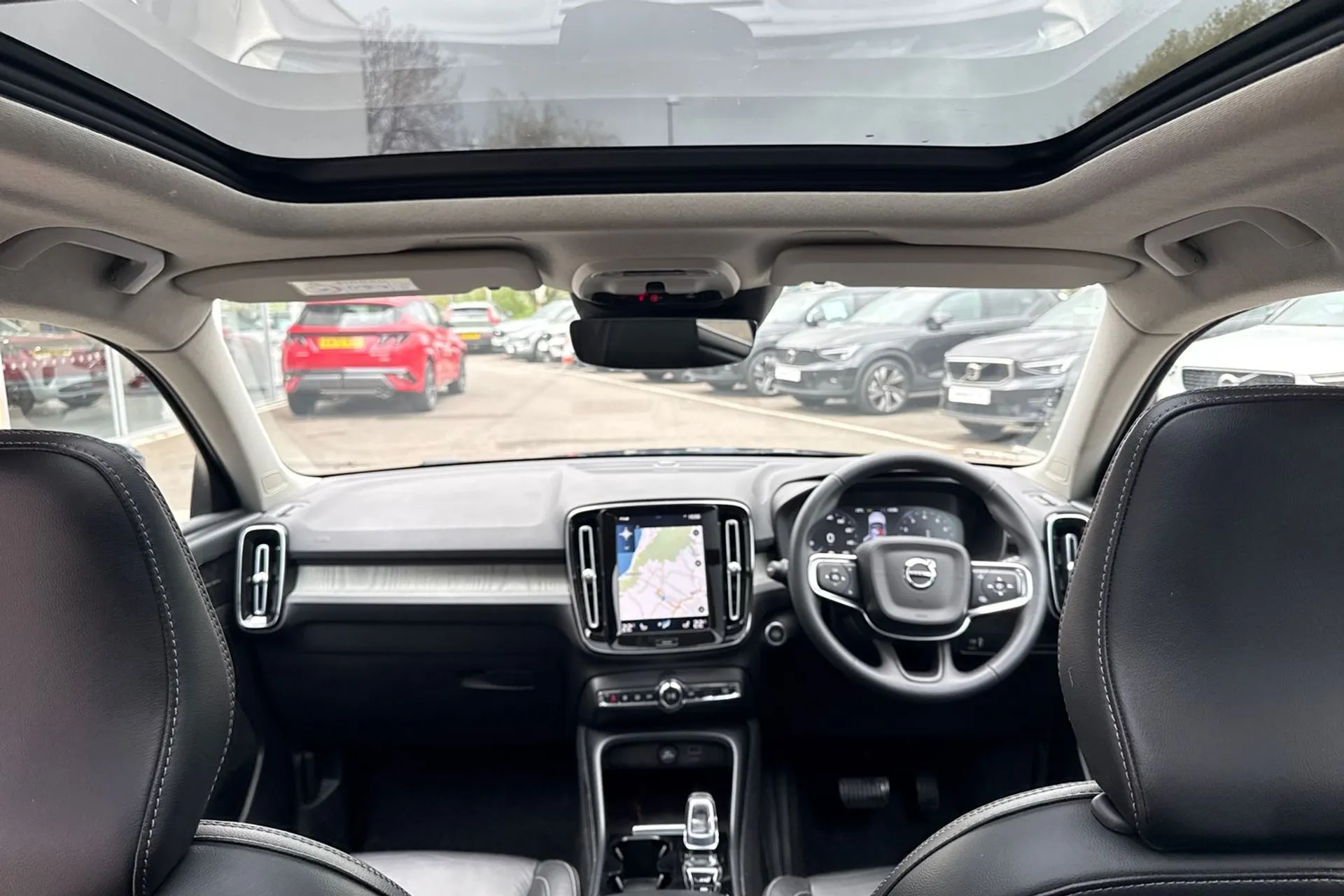 Volvo XC40 thumbnail image number 3
